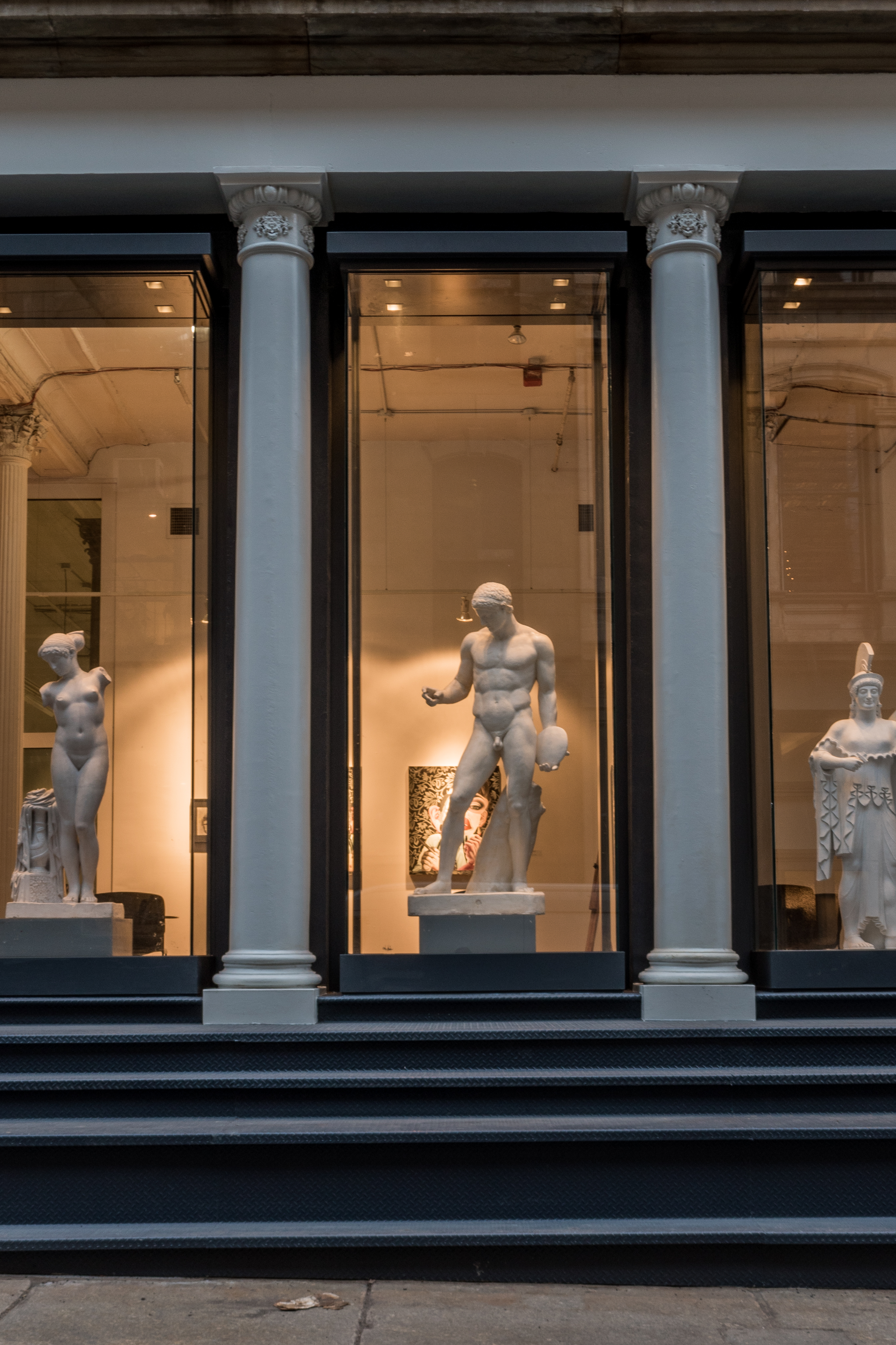 New York Academy of Art New Storefront and Gallery by TRA studio