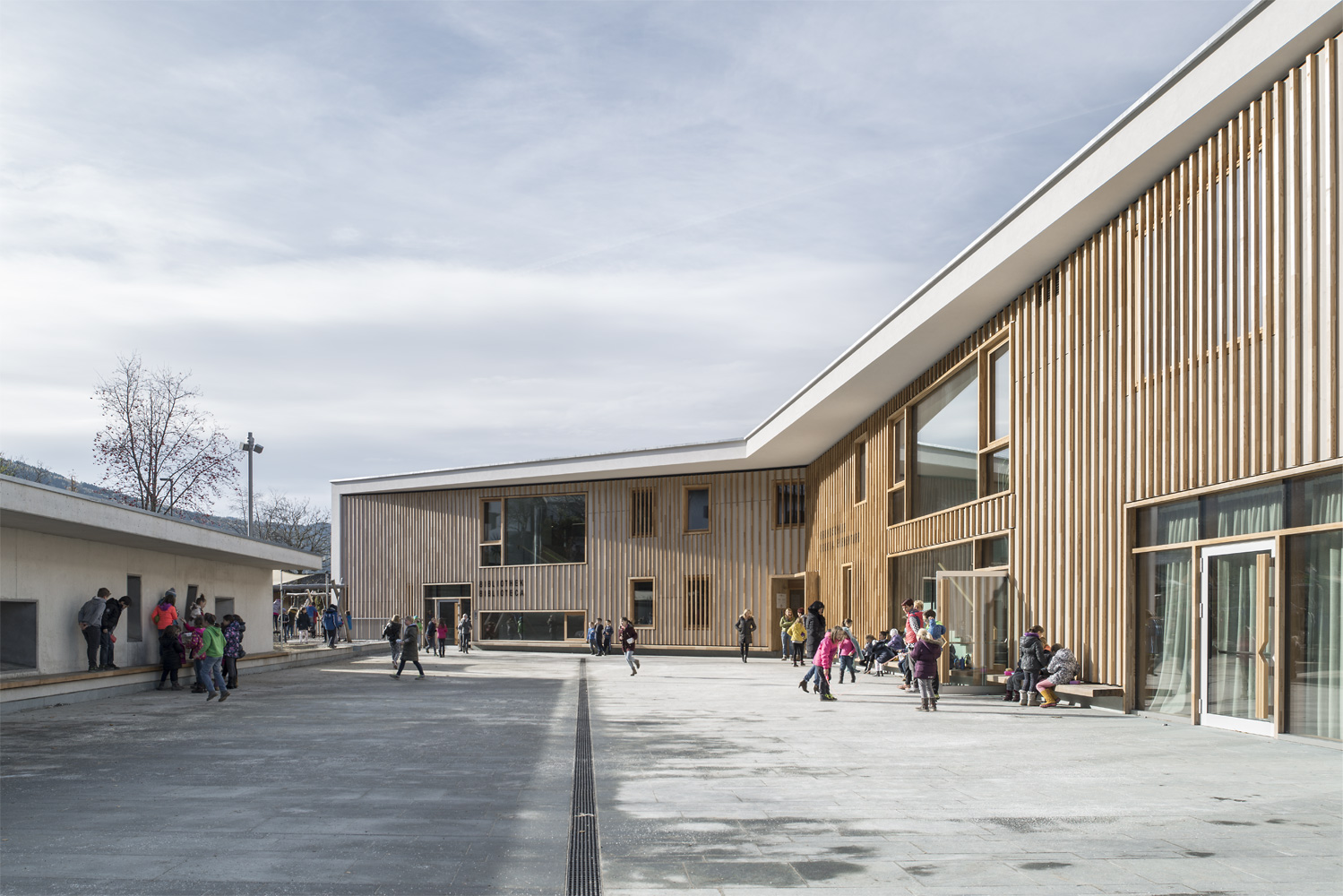 School complex and multi-purpose hall in Sant’Andrea by MoDus ...