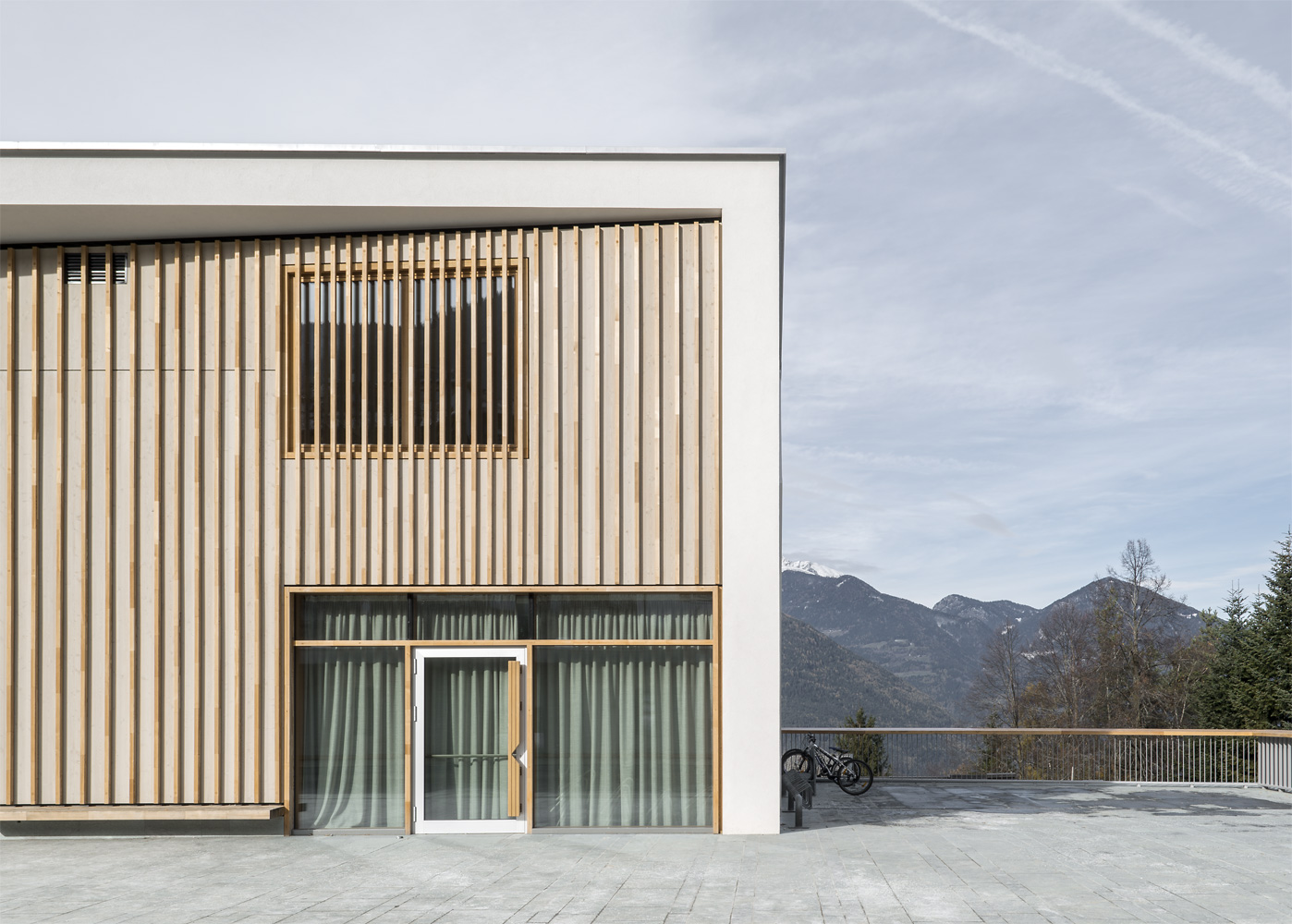 School complex and multi-purpose hall in Sant’Andrea by MoDus ...