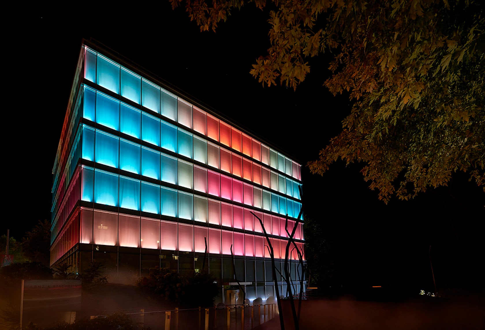 AMANDOLIER BUILDING, GENEVA RESPONSIVE ART by Société Privée de Gérance, Lighting Architizer