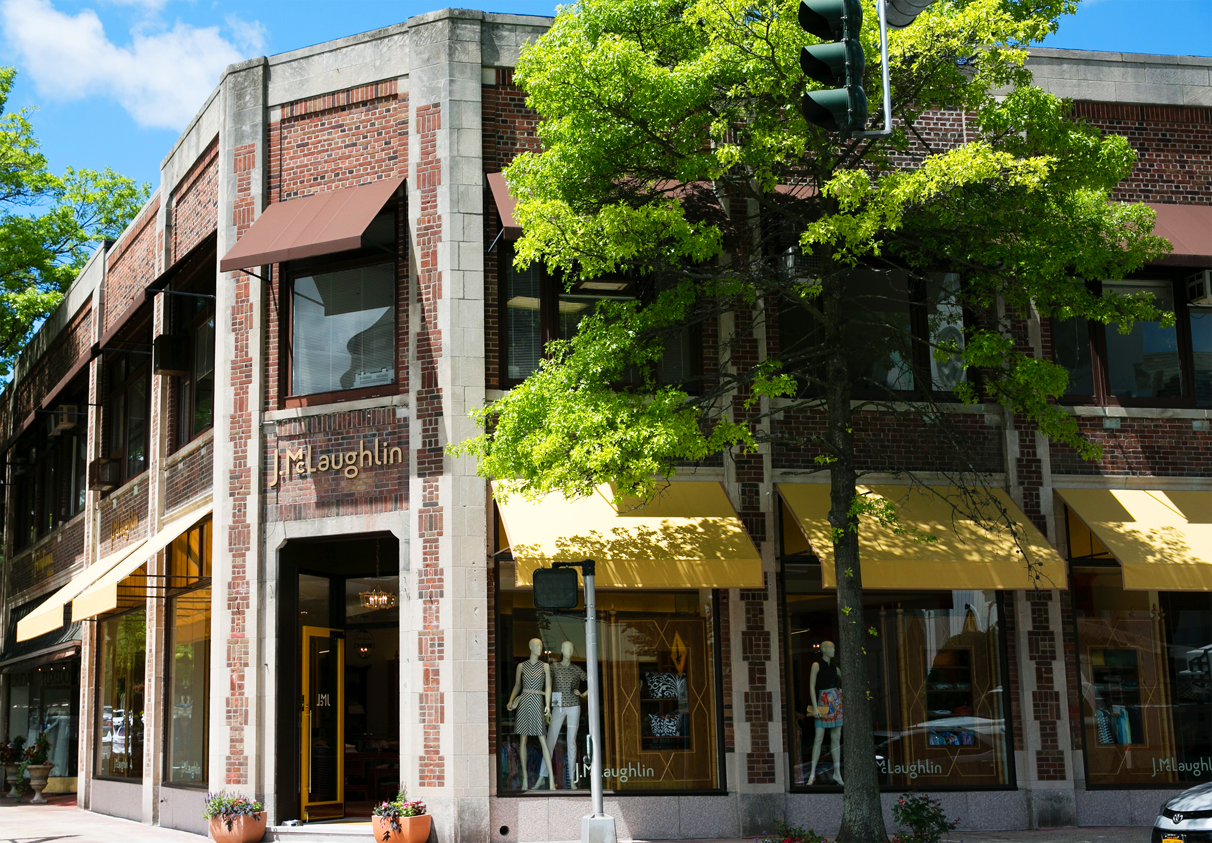 J.McLaughlin Stores National by Larson Architecture Works pllc