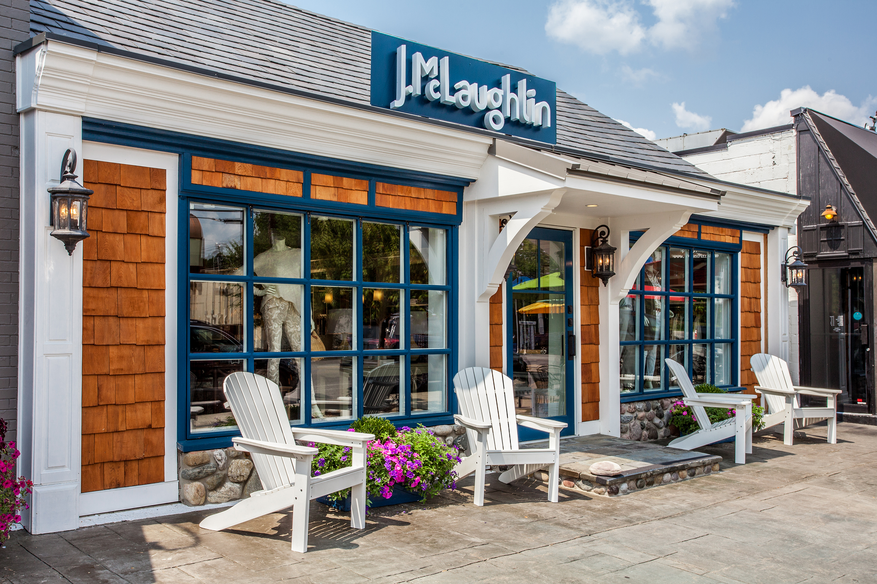 J.McLaughlin Stores National by Larson Architecture Works pllc