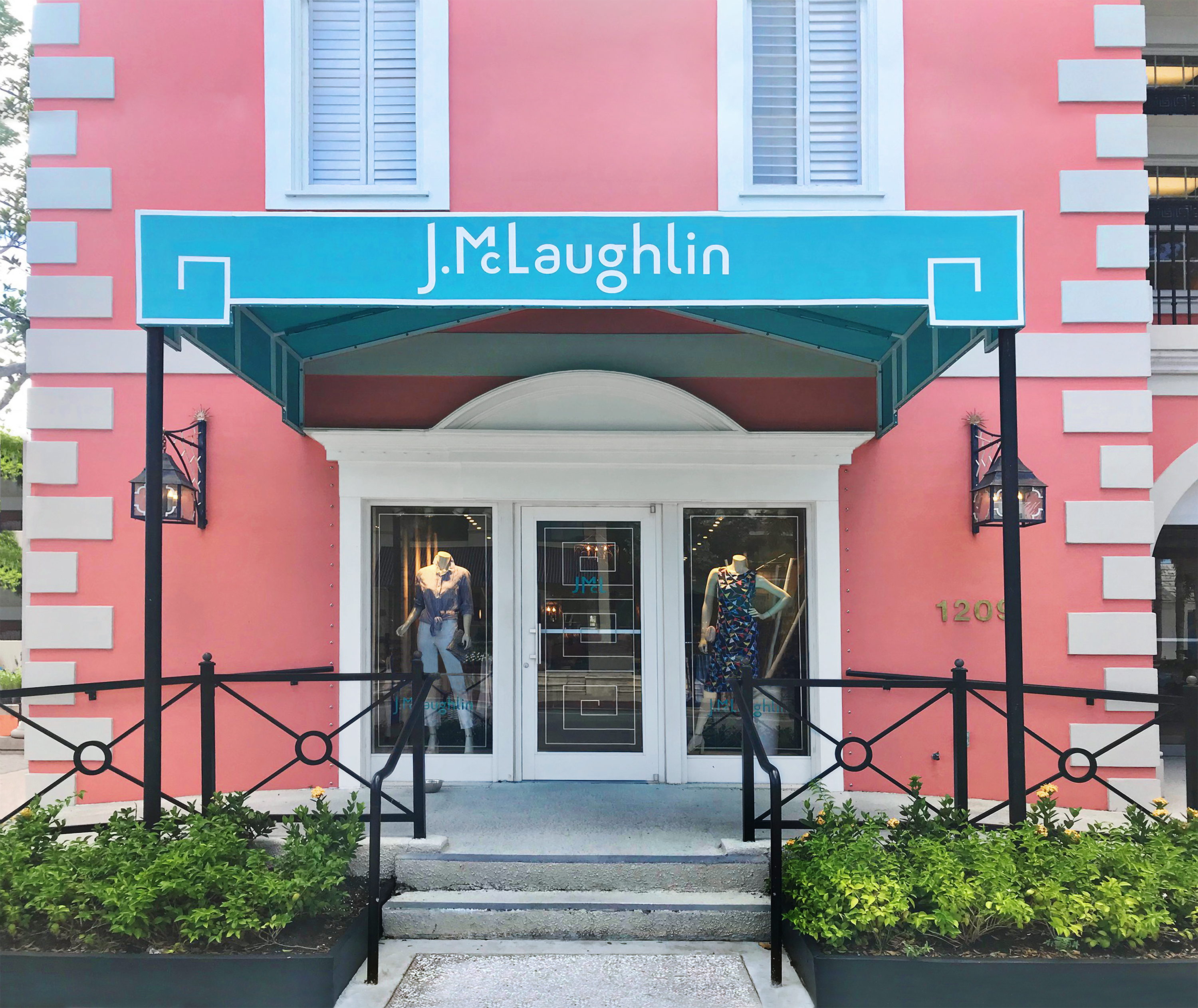 J.McLaughlin Stores National by Larson Architecture Works pllc