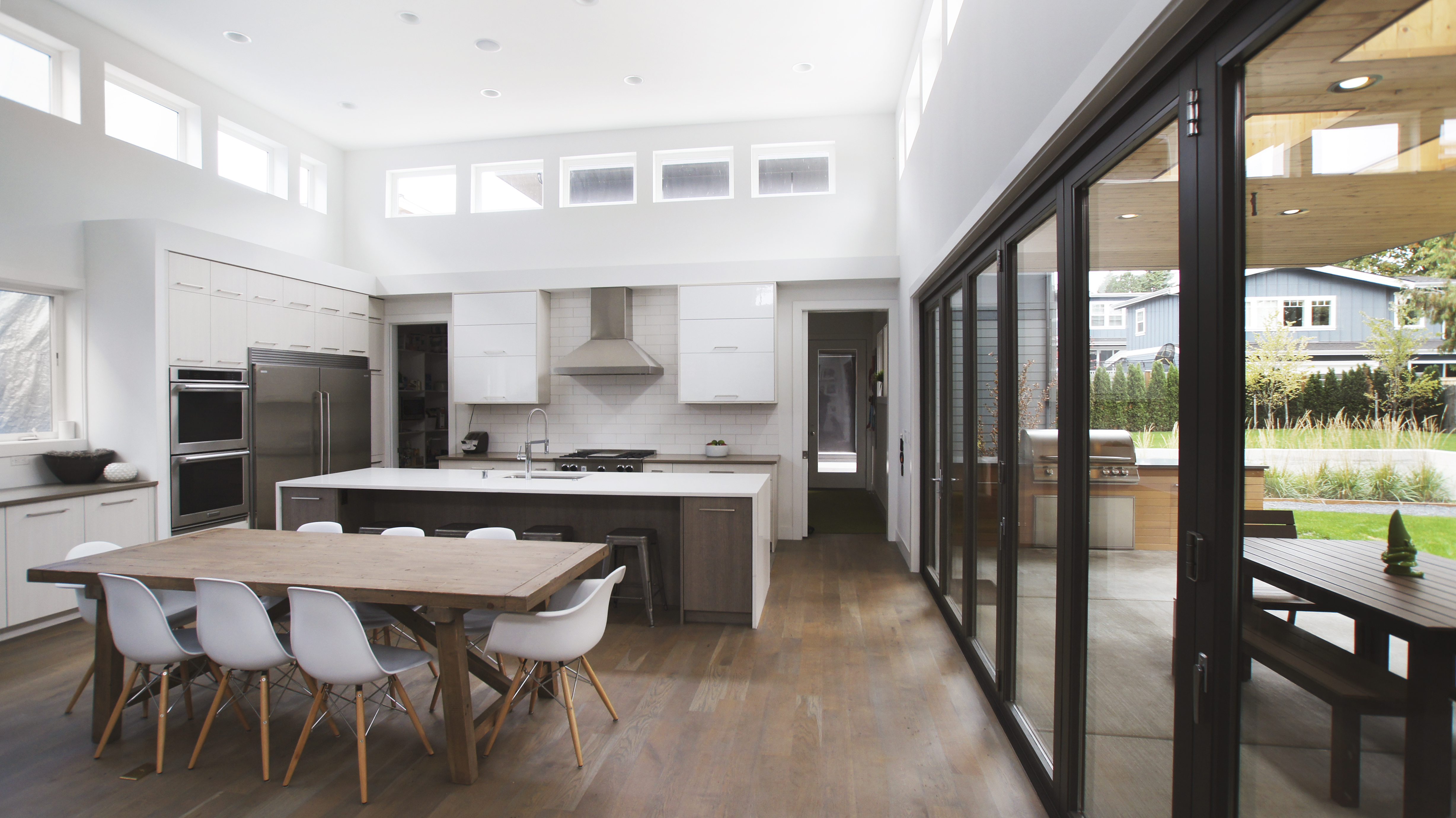 Modern Courtyard Home by ATELIER DROME architecture + interior design ...