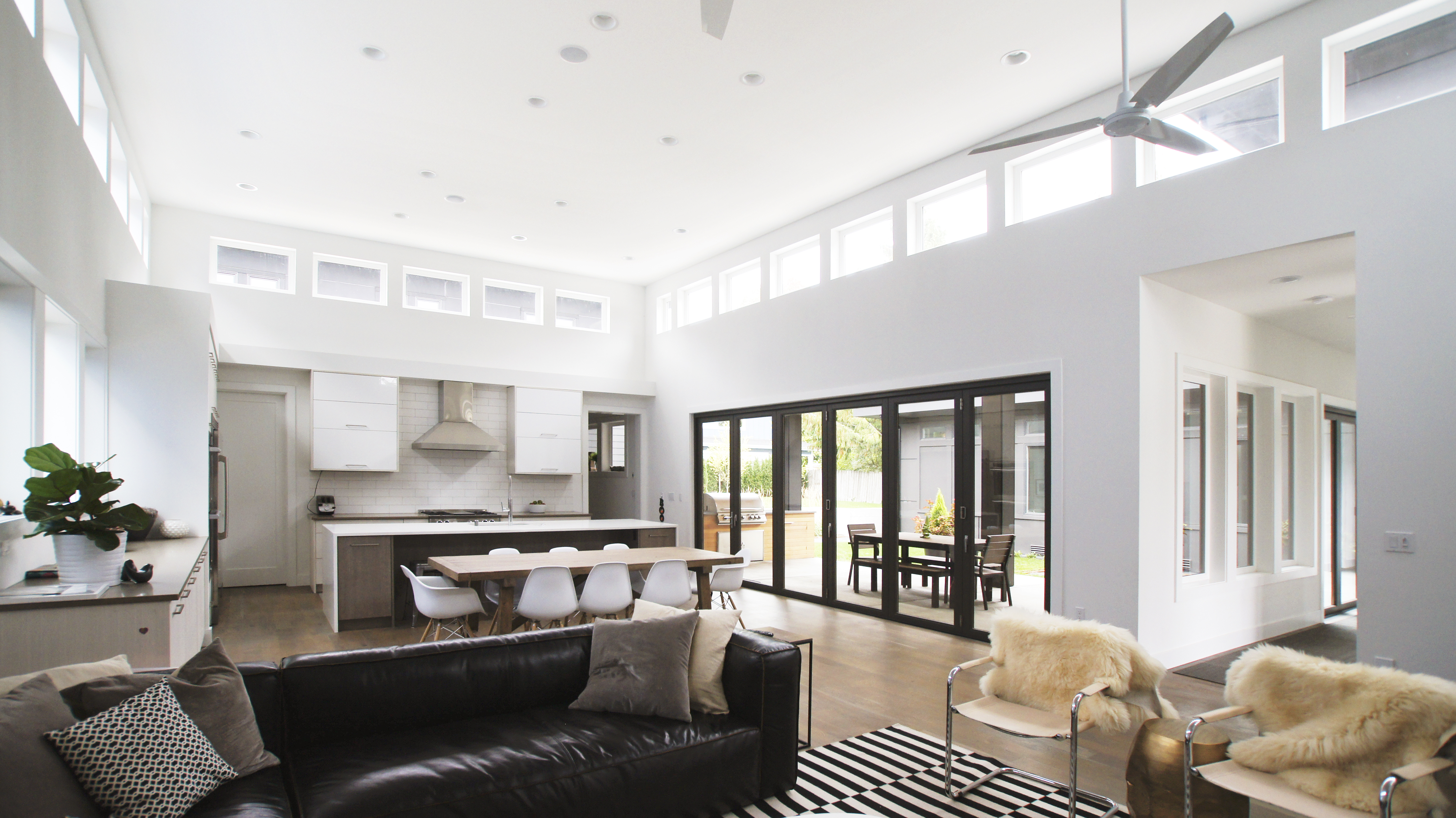 Modern Courtyard Home by ATELIER DROME architecture + interior design ...