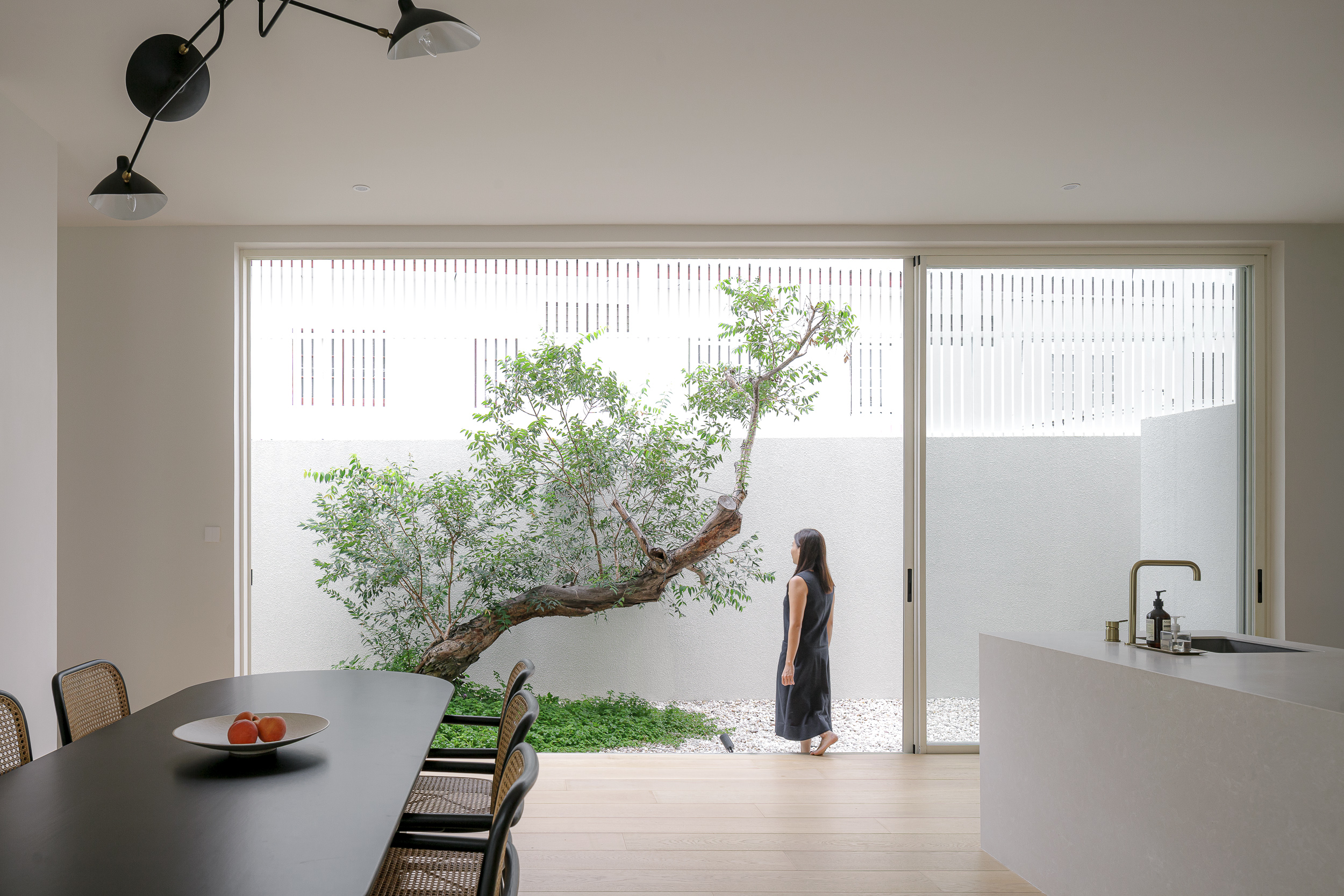 Pillar house by Anonym Architizer