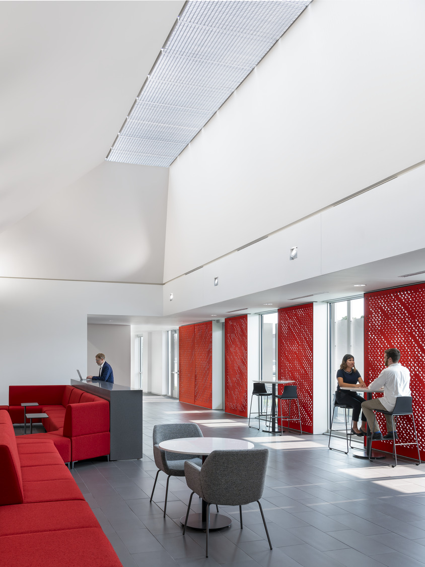 midamerican-energy-corporate-office-and-conference-center-renovation-by