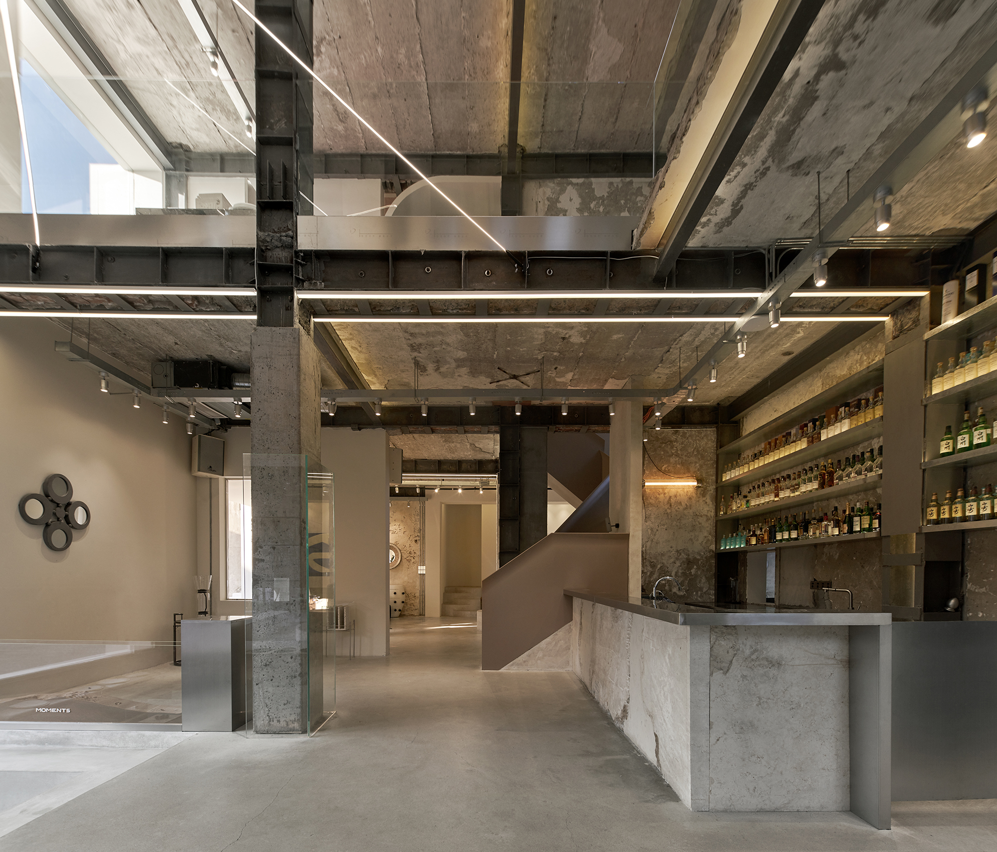 MOMENTS Photography Base by TRI-ORANGE DESIGN - Architizer