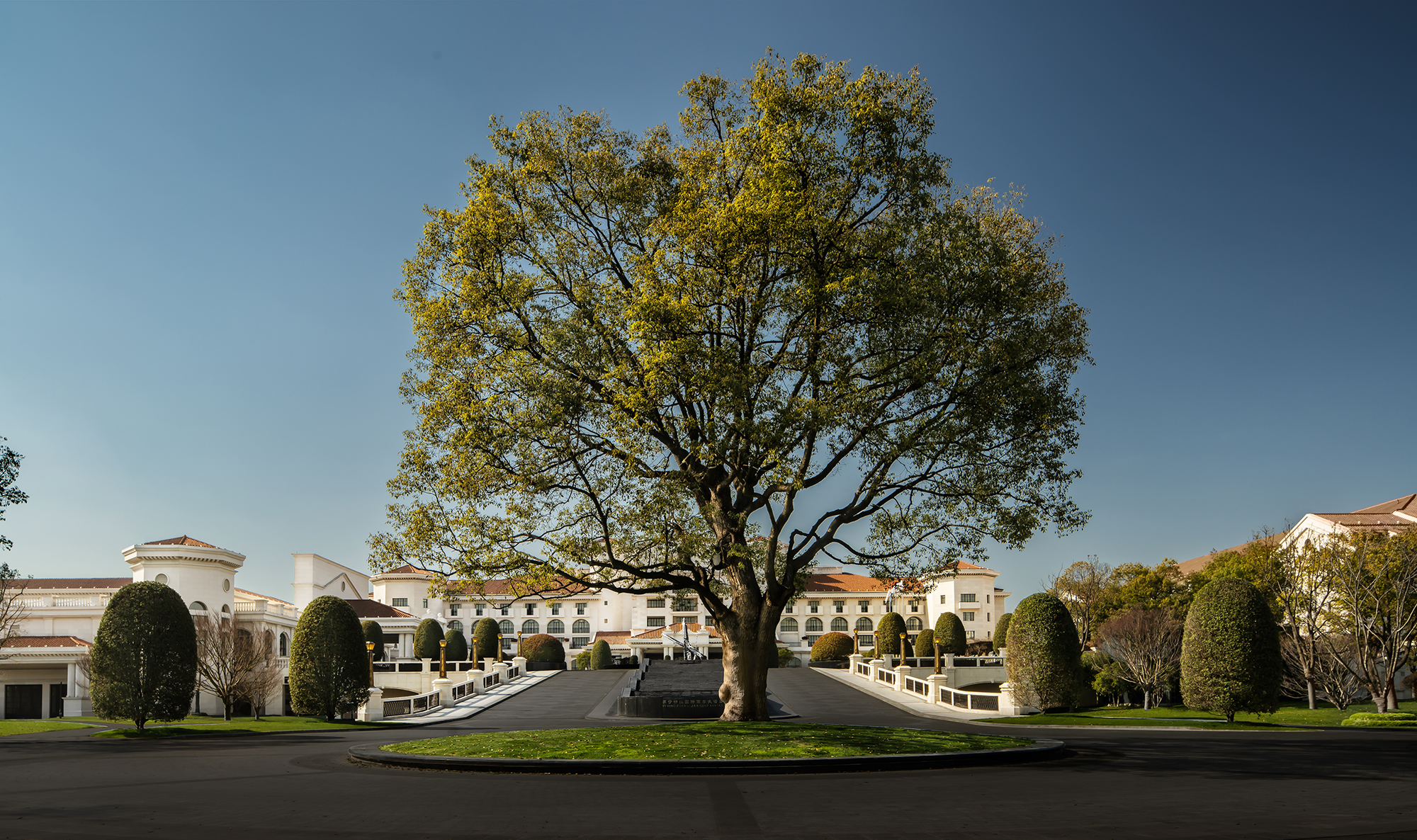 Suning Zhongshan Golf Resort, Nanjing by CCD / Cheng Chung Design (HK ...