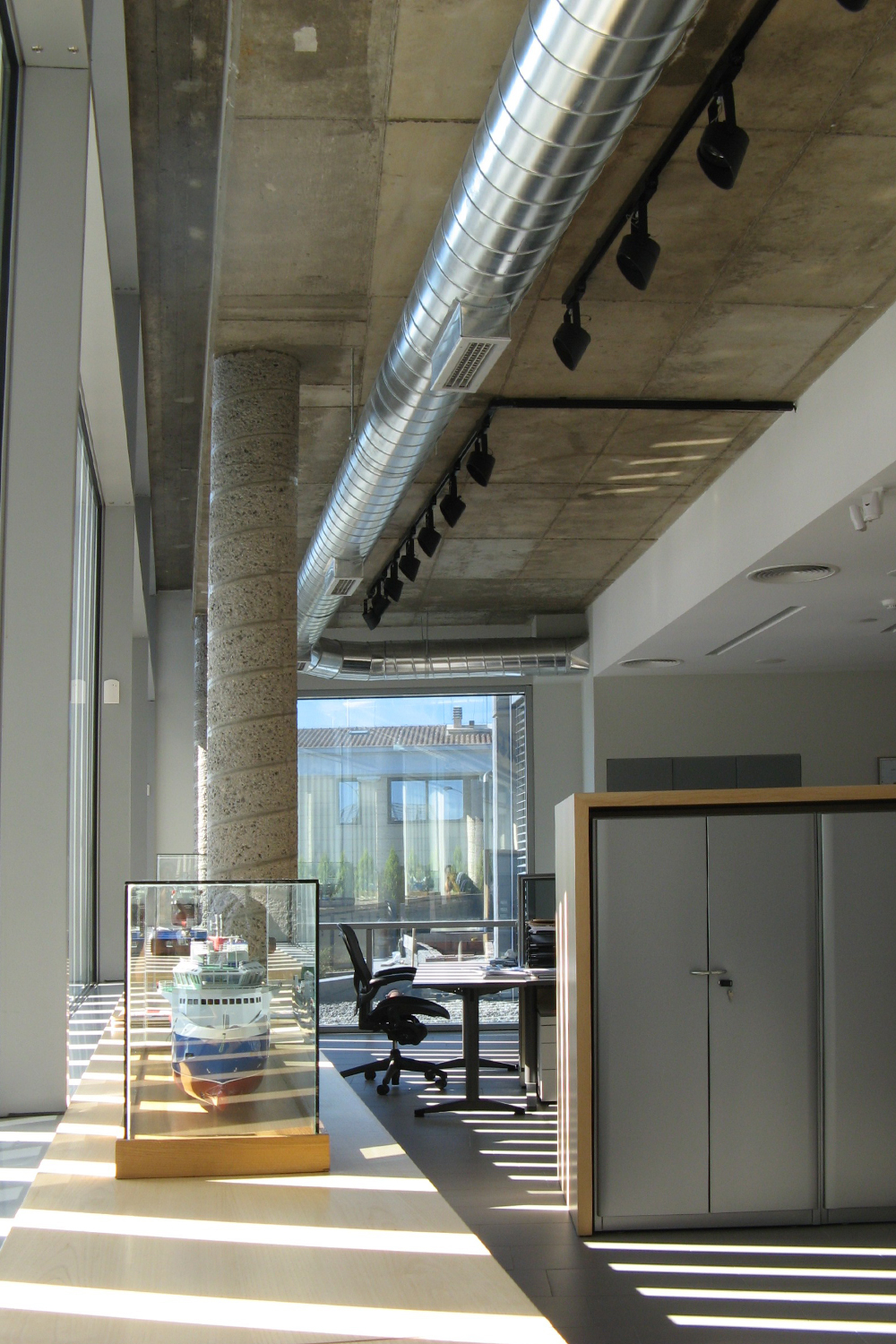 Shipping company office by DETAIL design - interior architecture ...