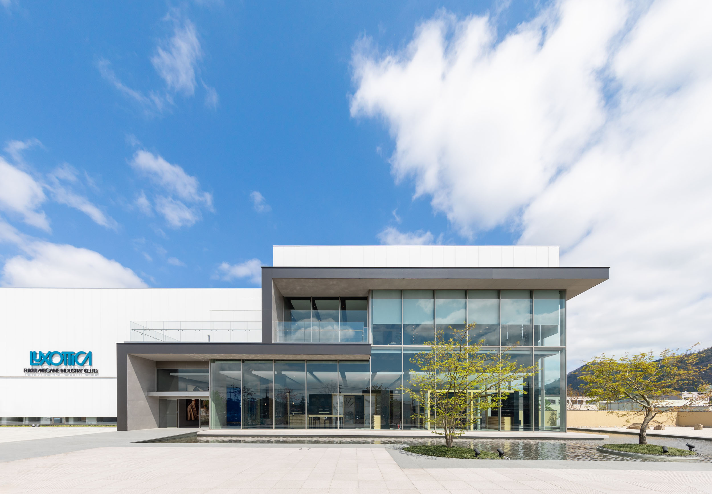 Idea 3460041 Luxottica Fukui New Factory by AVH. Atelier Vincent