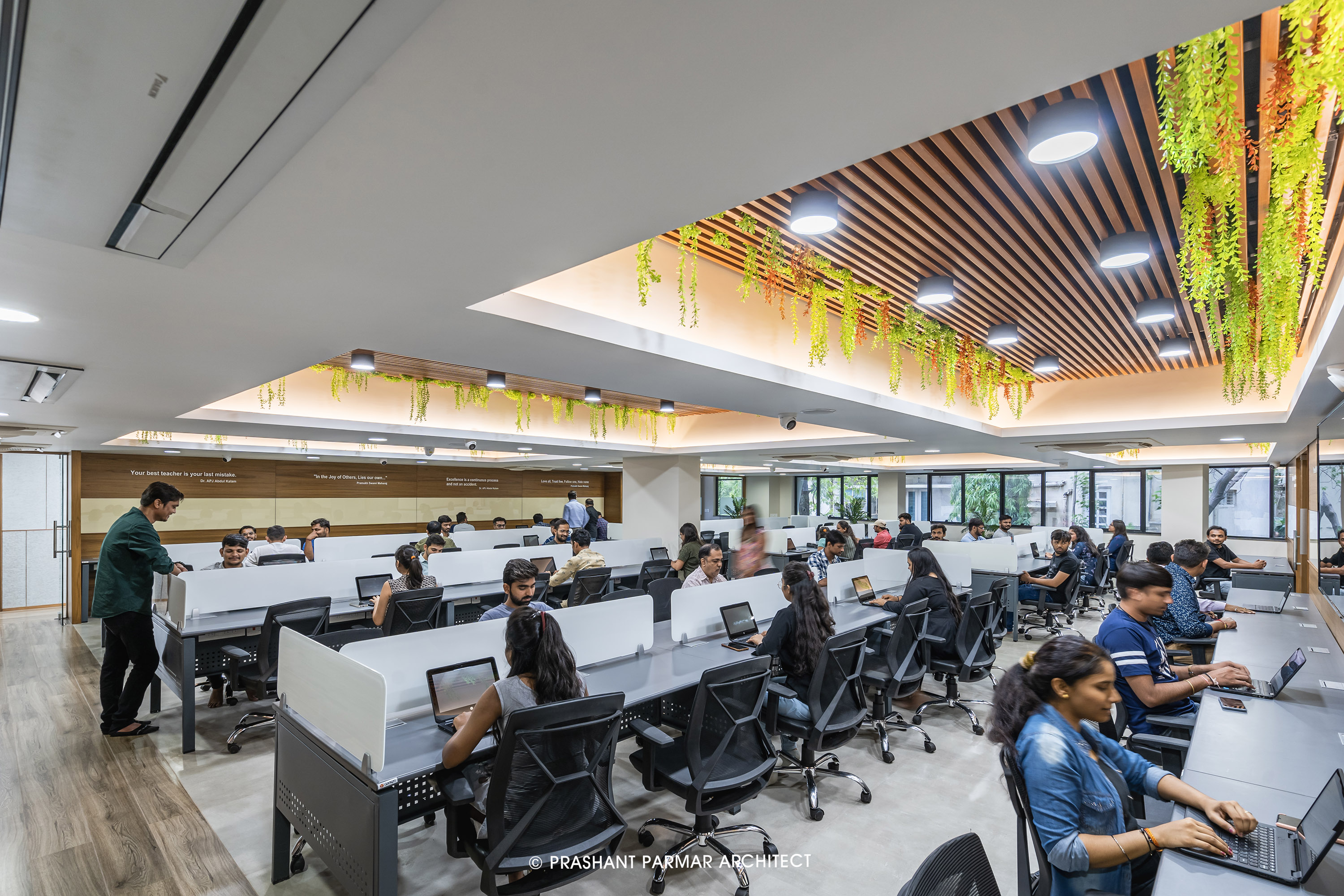 Modern Office Interior Design At Ahmedabad by Prashant Parmar Architect ...