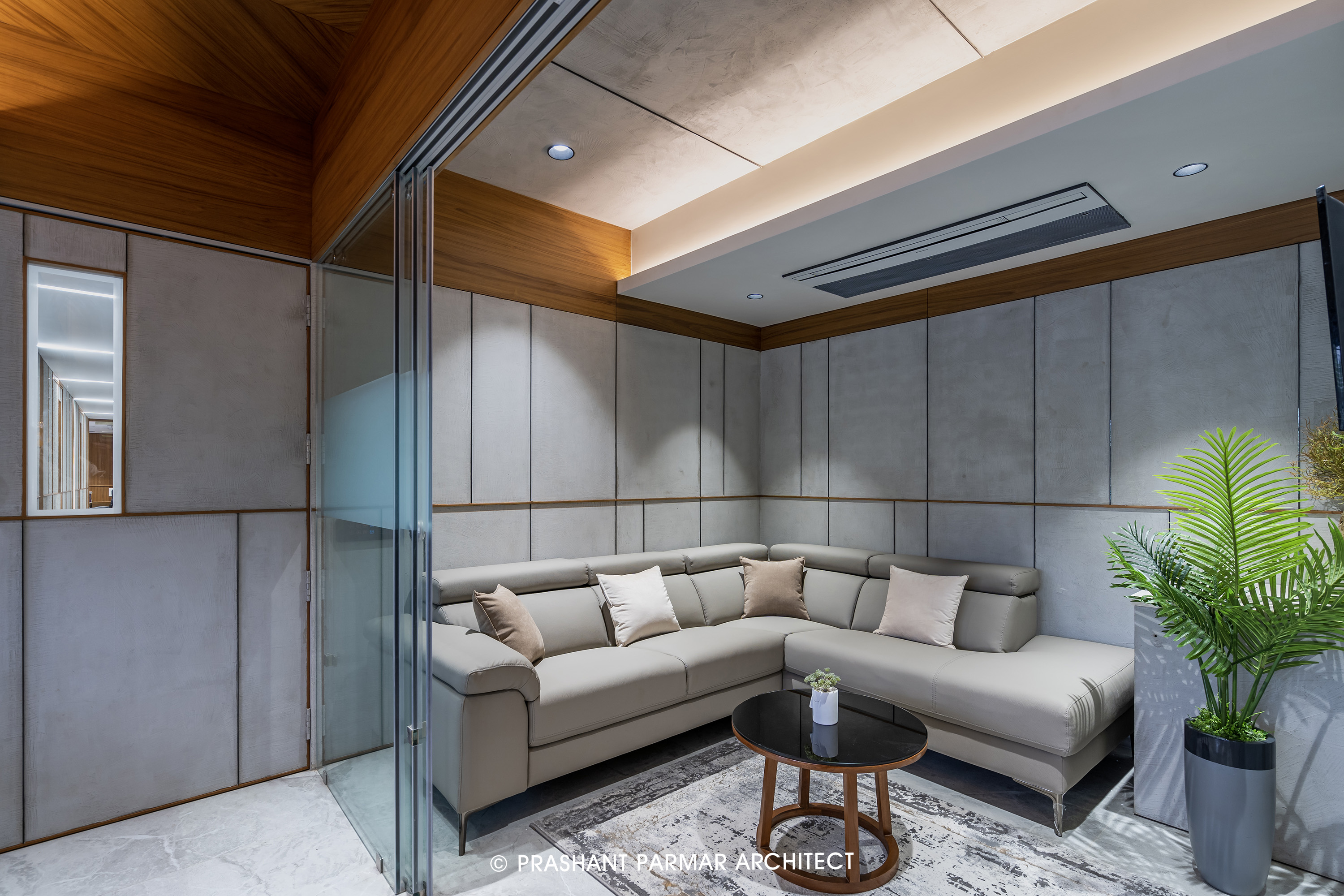 Modern Office Interior Design At Ahmedabad by Prashant Parmar Architect ...