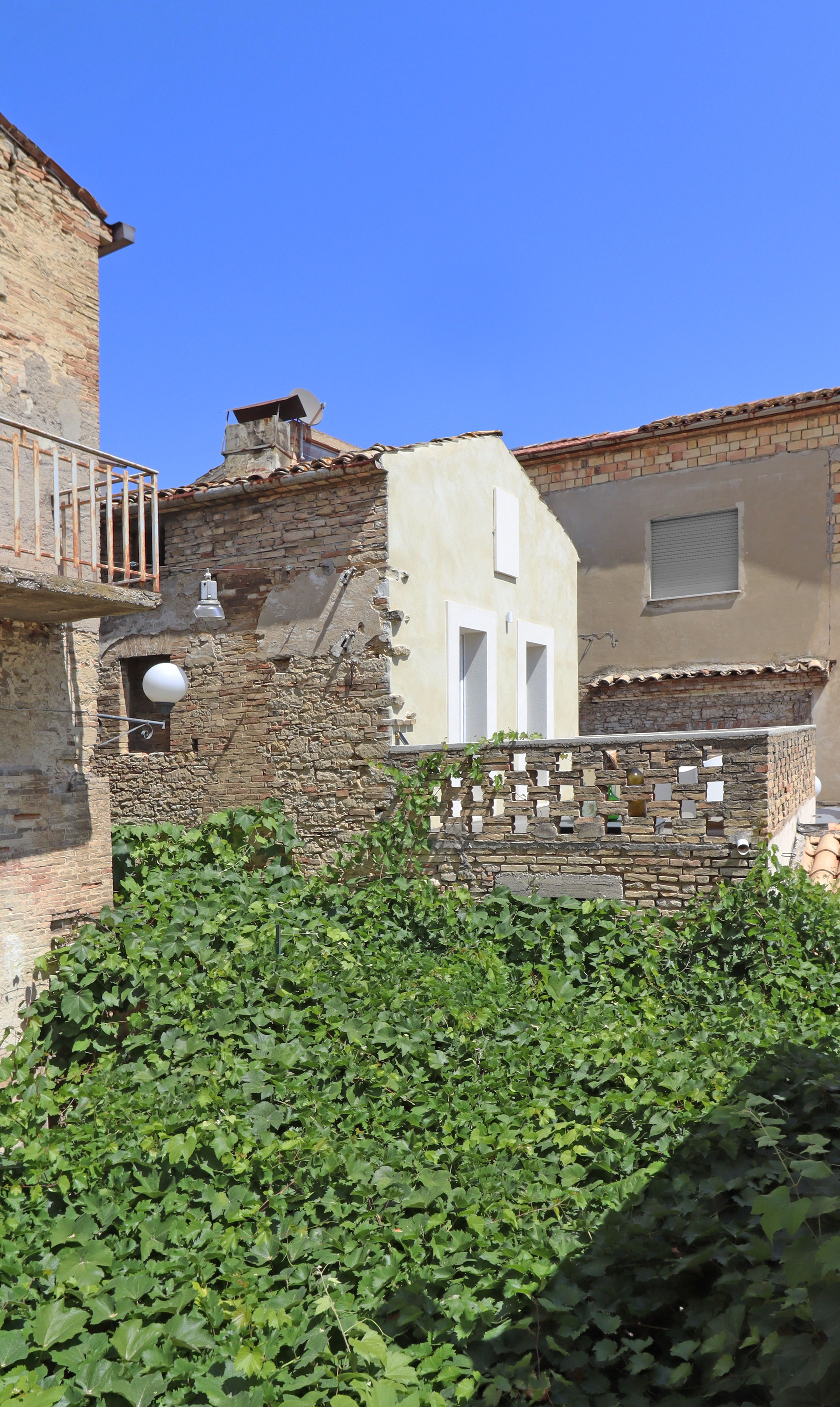 house on the vineyard by arcari cimini architettura Architizer