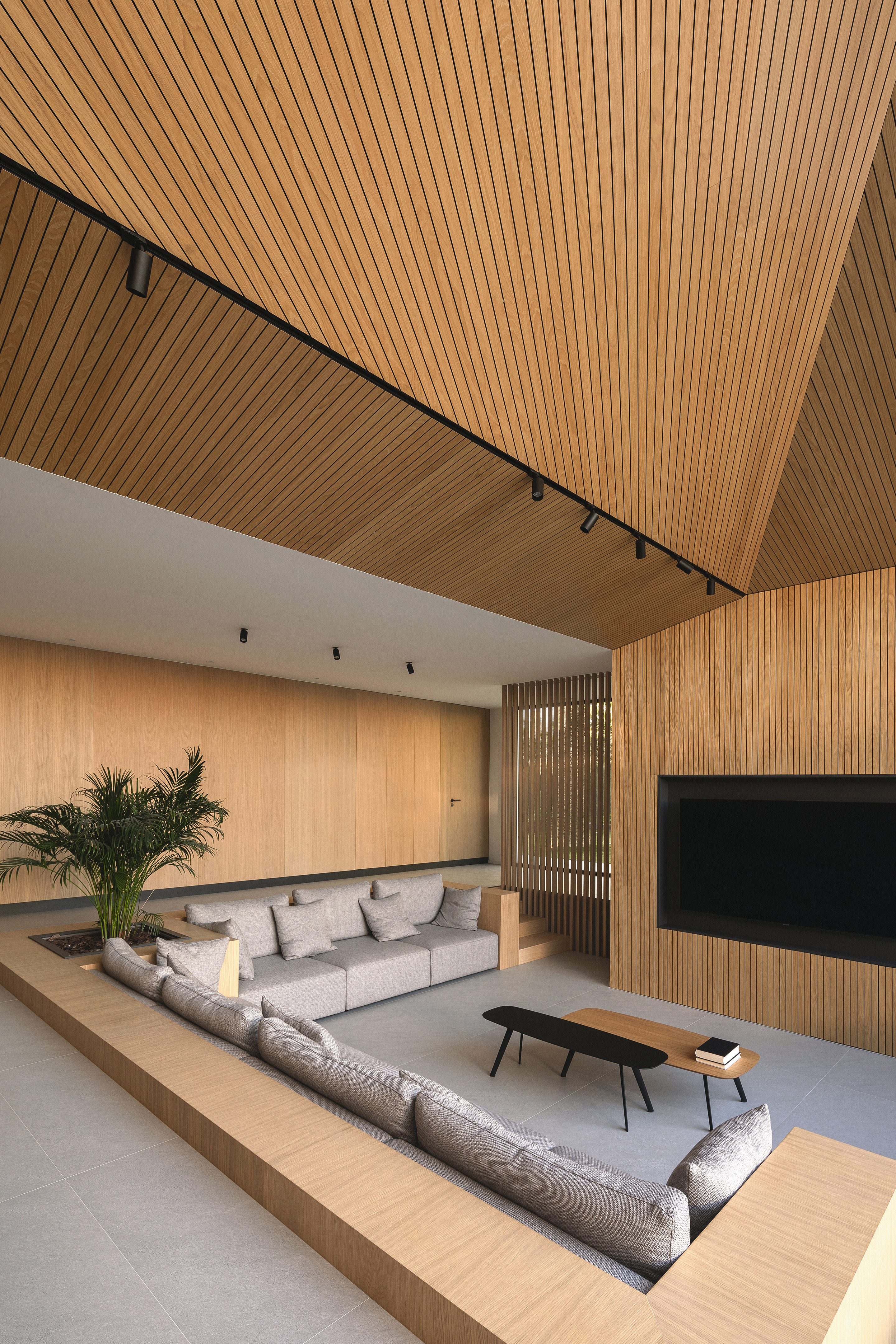 Refurbishment for Alejandro and Inma by Pablo Muñoz Payá Arquitectos ...