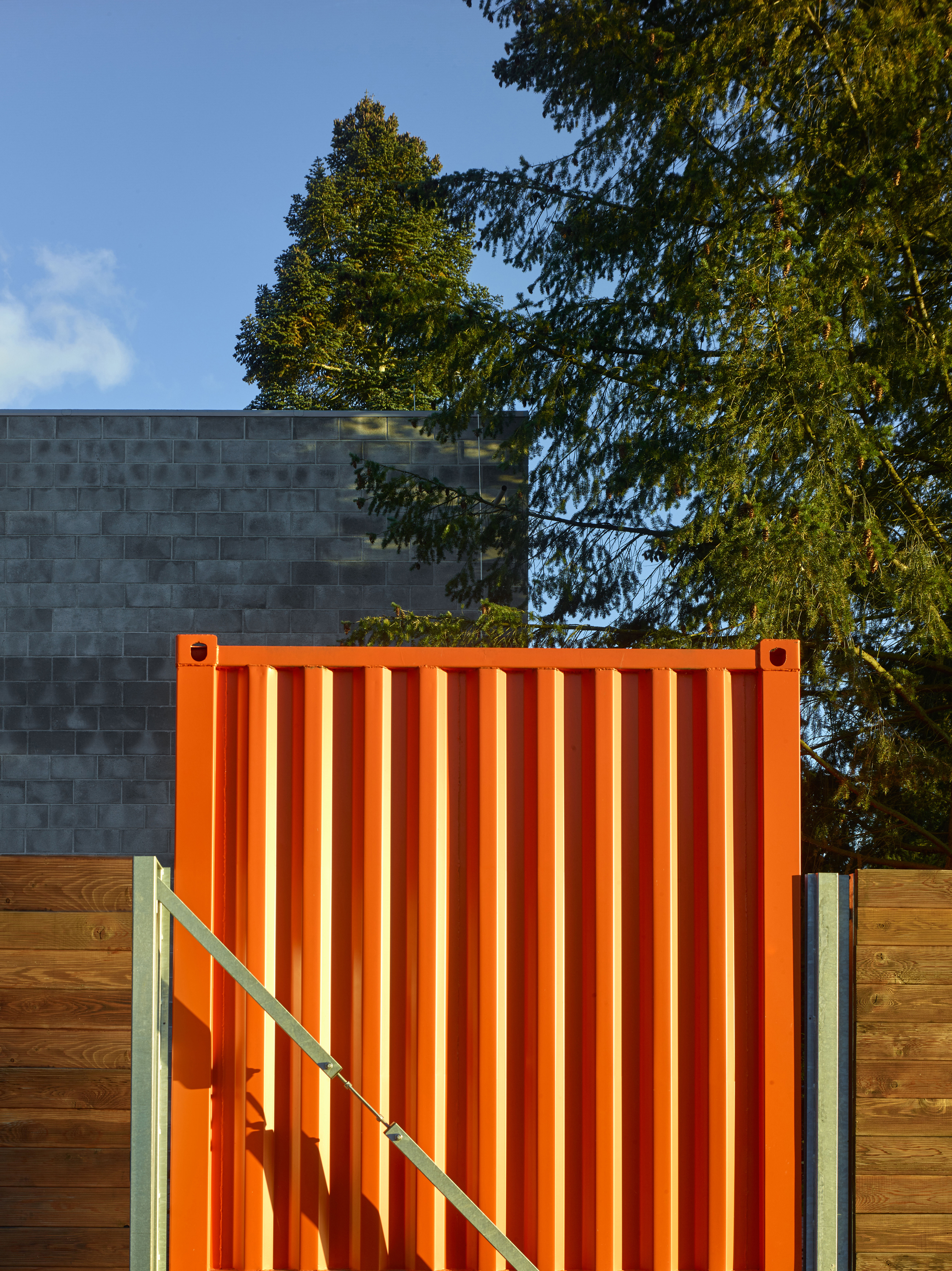 house-that-opens-up-to-the-sun-by-stempel-tesar-architects-architizer