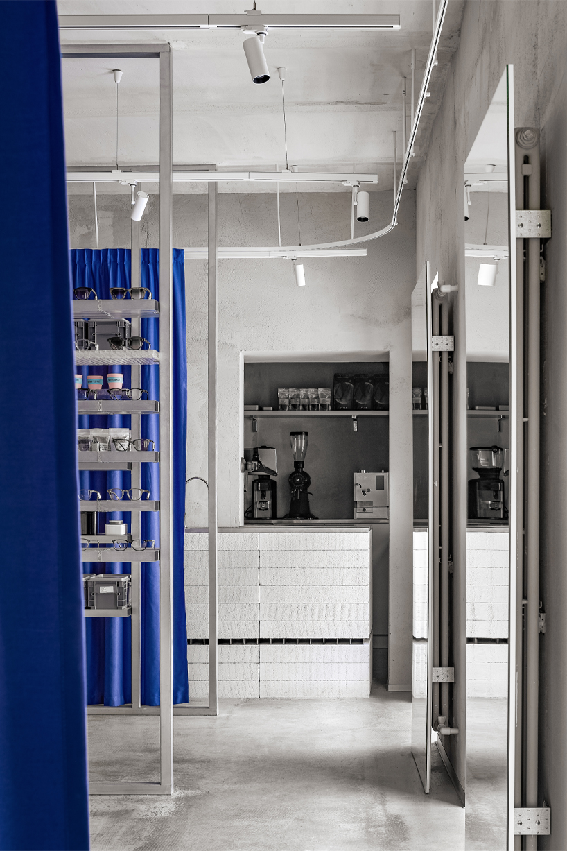 RADIUS 58 optics popup + RESOURCE coffee by DA bureau Architizer