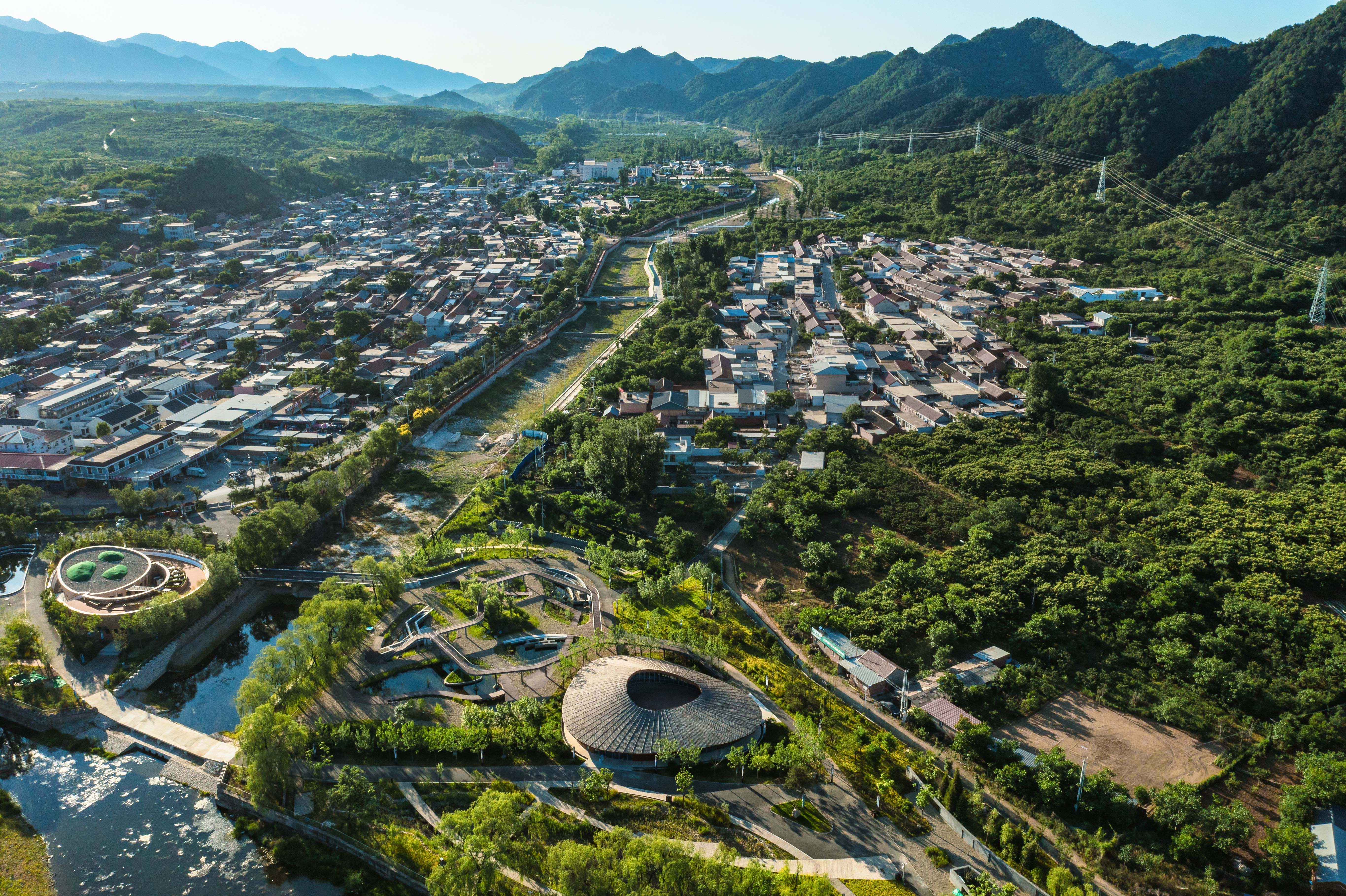 Huanxiu Lake Science Popularization and Education Center design by
