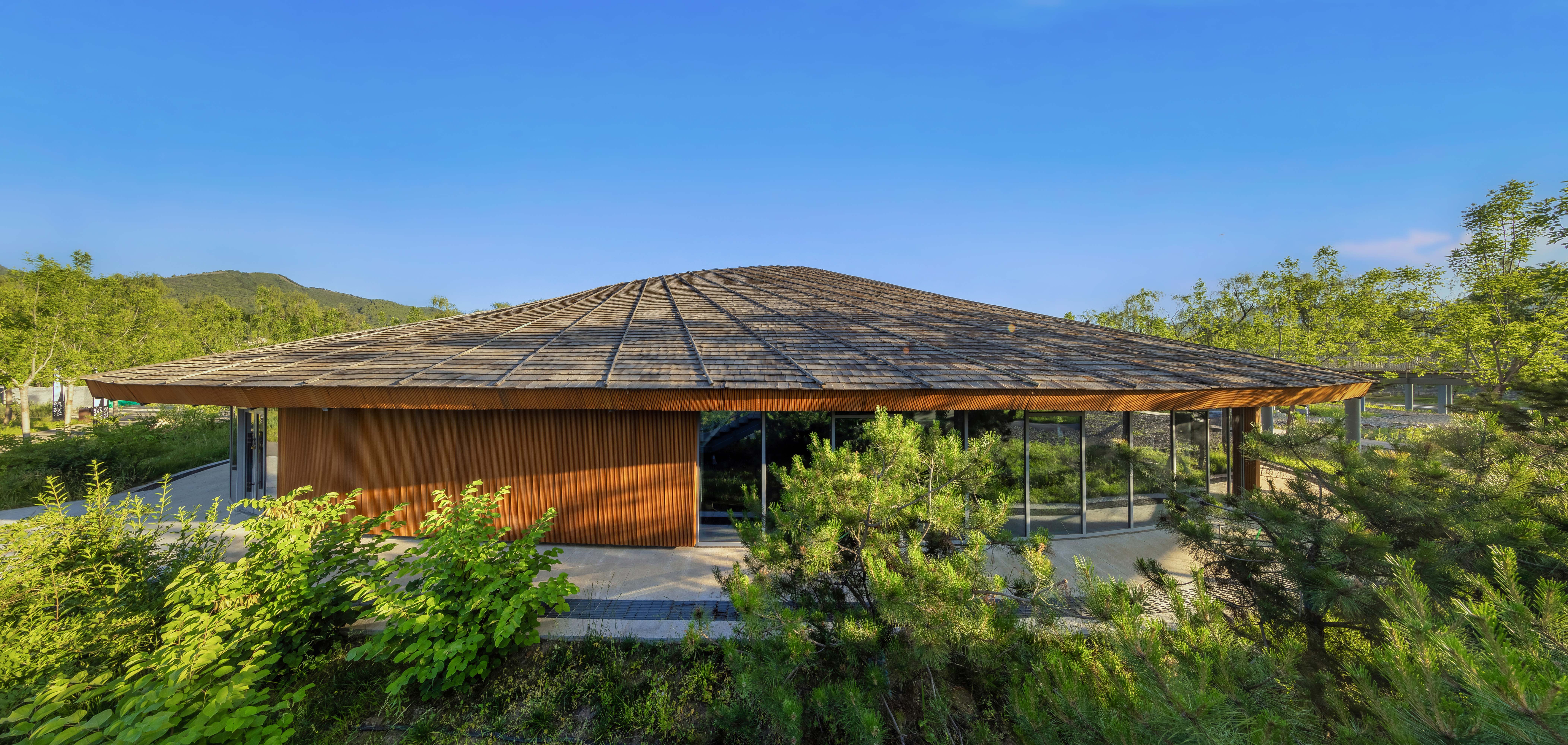 Huanxiu Lake Science Popularization and Education Center design by