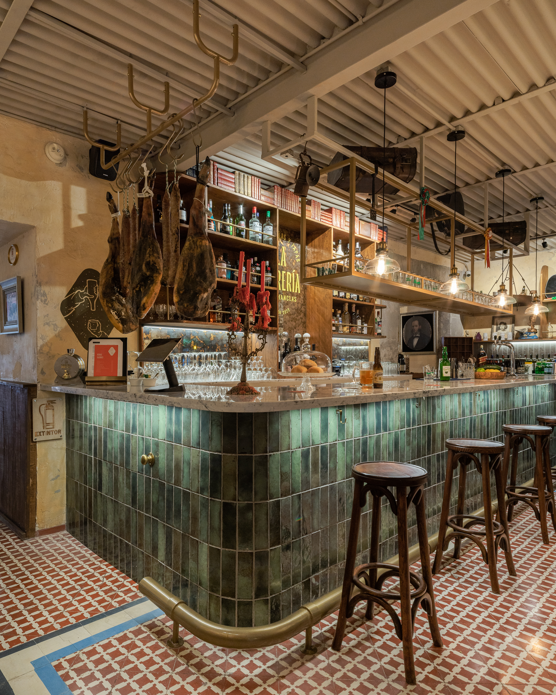 La Sidrería & Taberna del Chanclas by mxtad Architizer