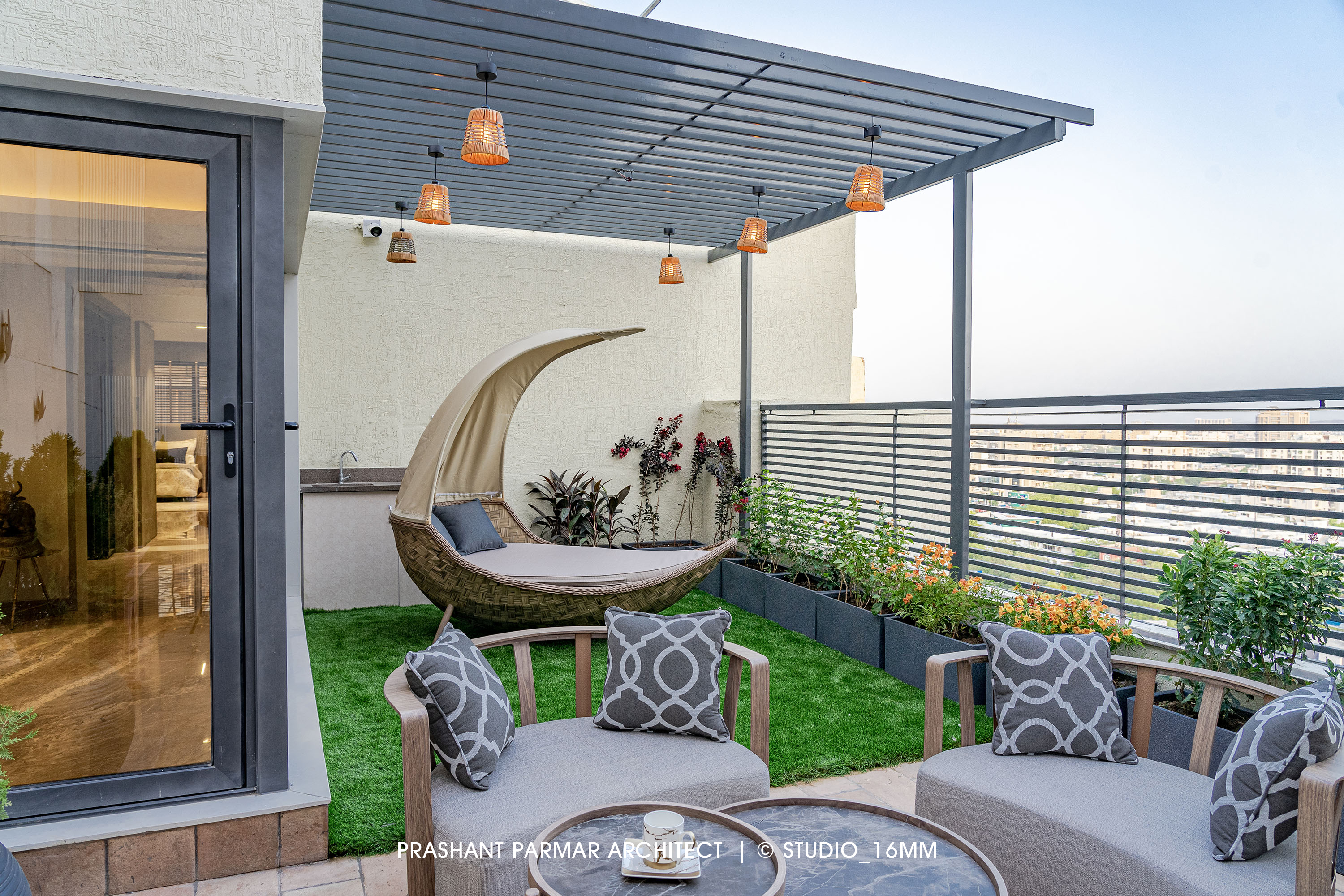 A closer look at Low Cost Green Penthouse