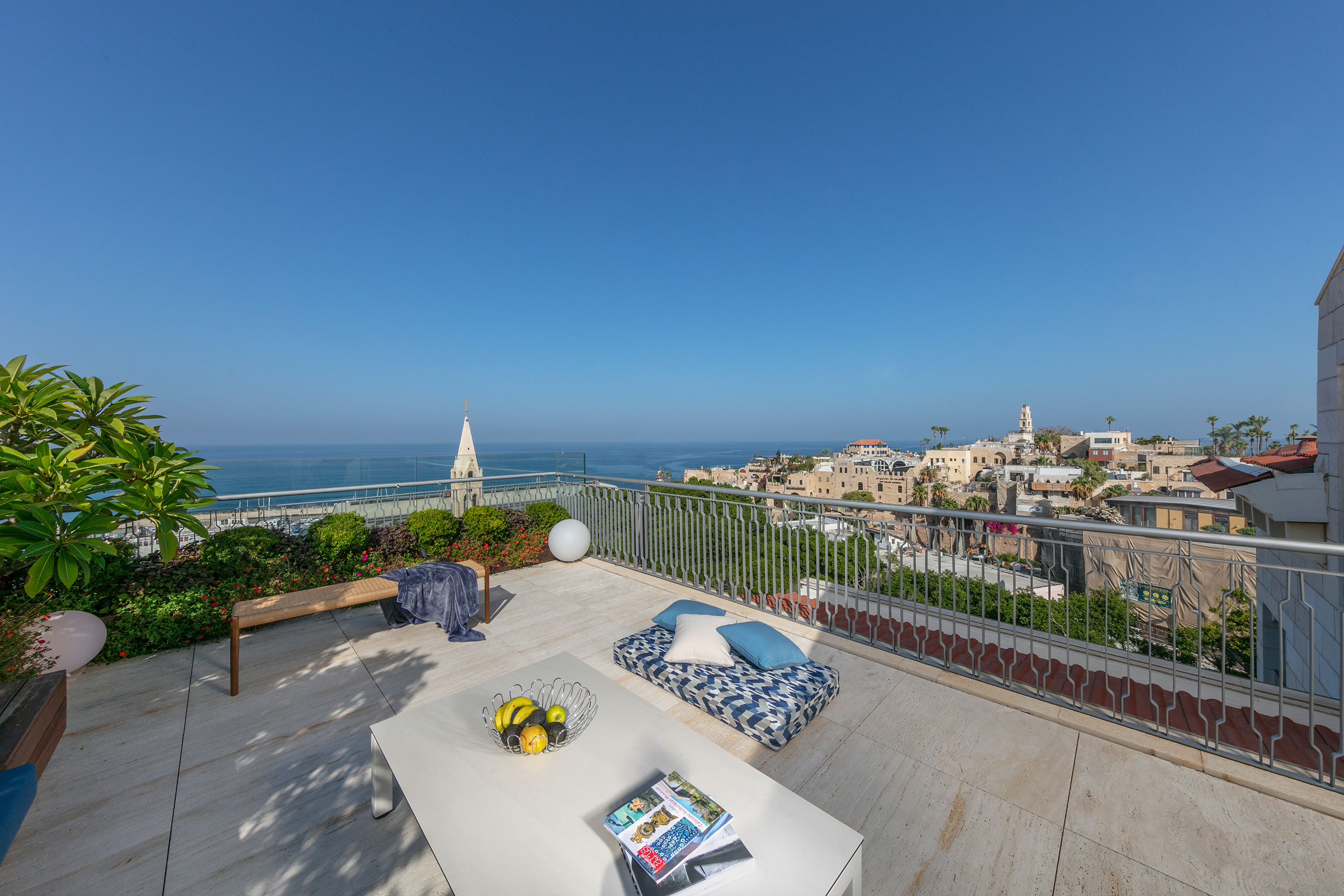 Design the Ultimate Penthouse Lounge and Bar Experience - GoodHouse ...