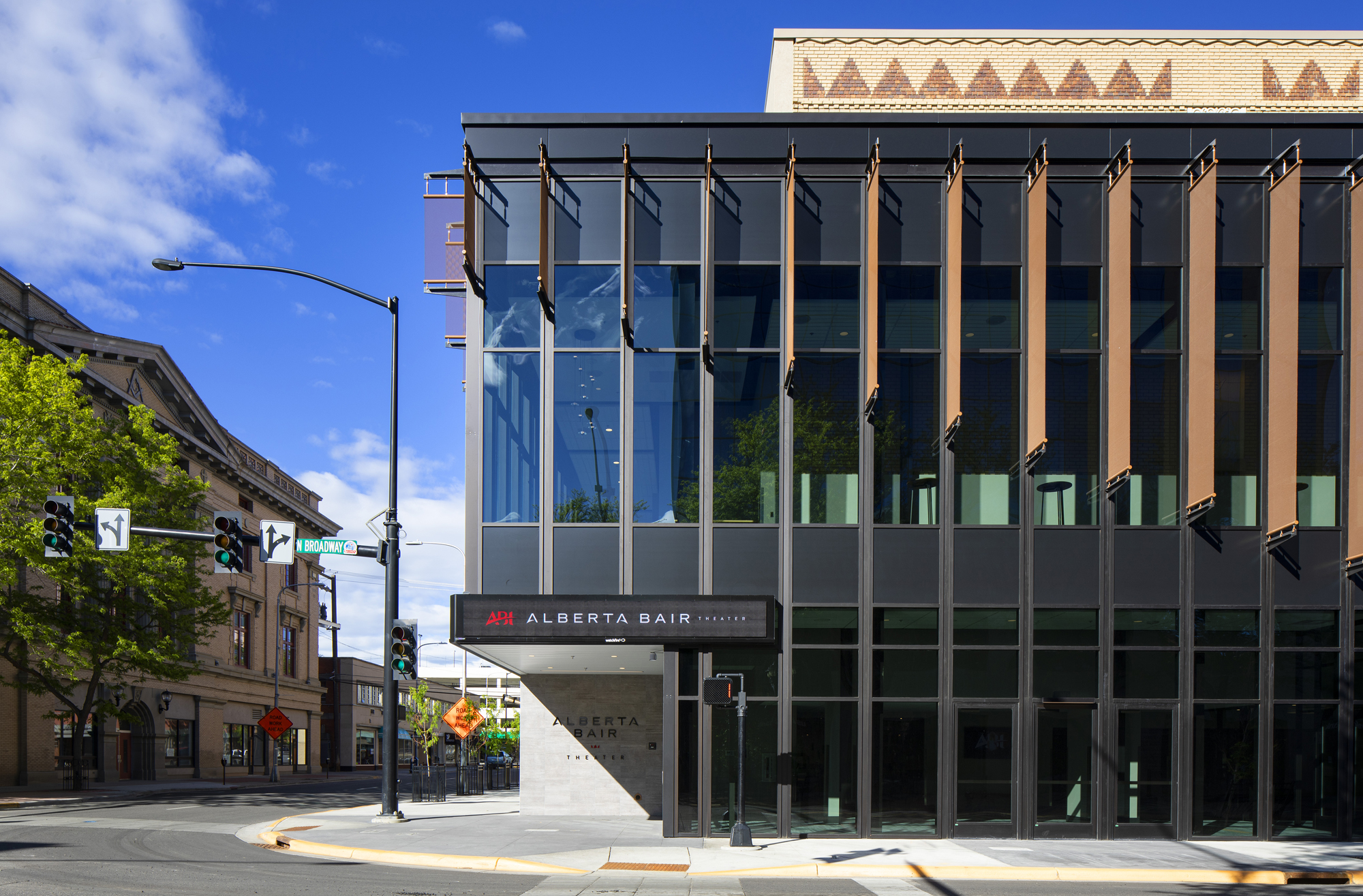 alberta-bair-theater-by-cushing-terrell-architizer