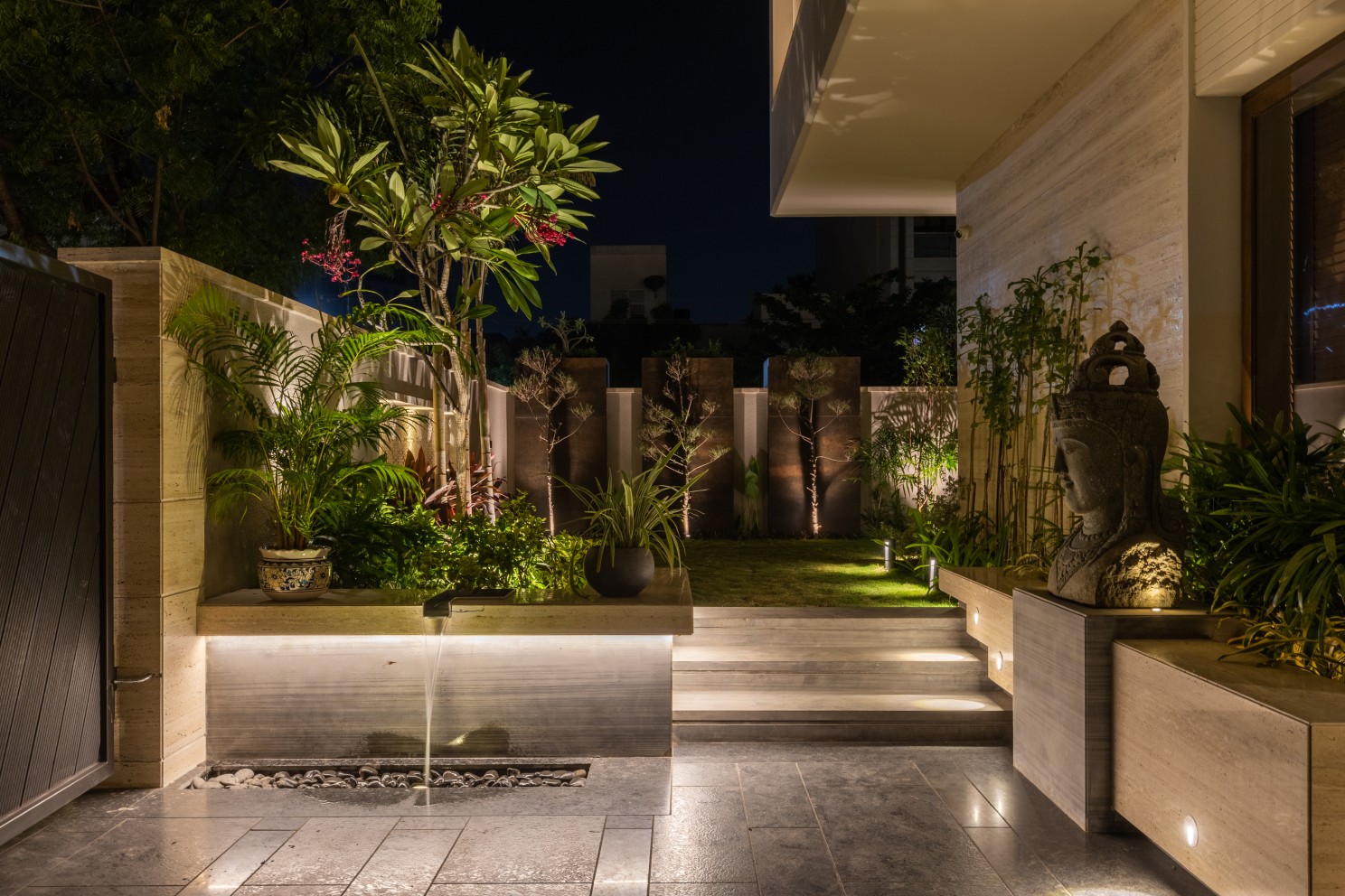 The Grand Foyer: Making a Statement with Luxurious Entryway Designs by ...