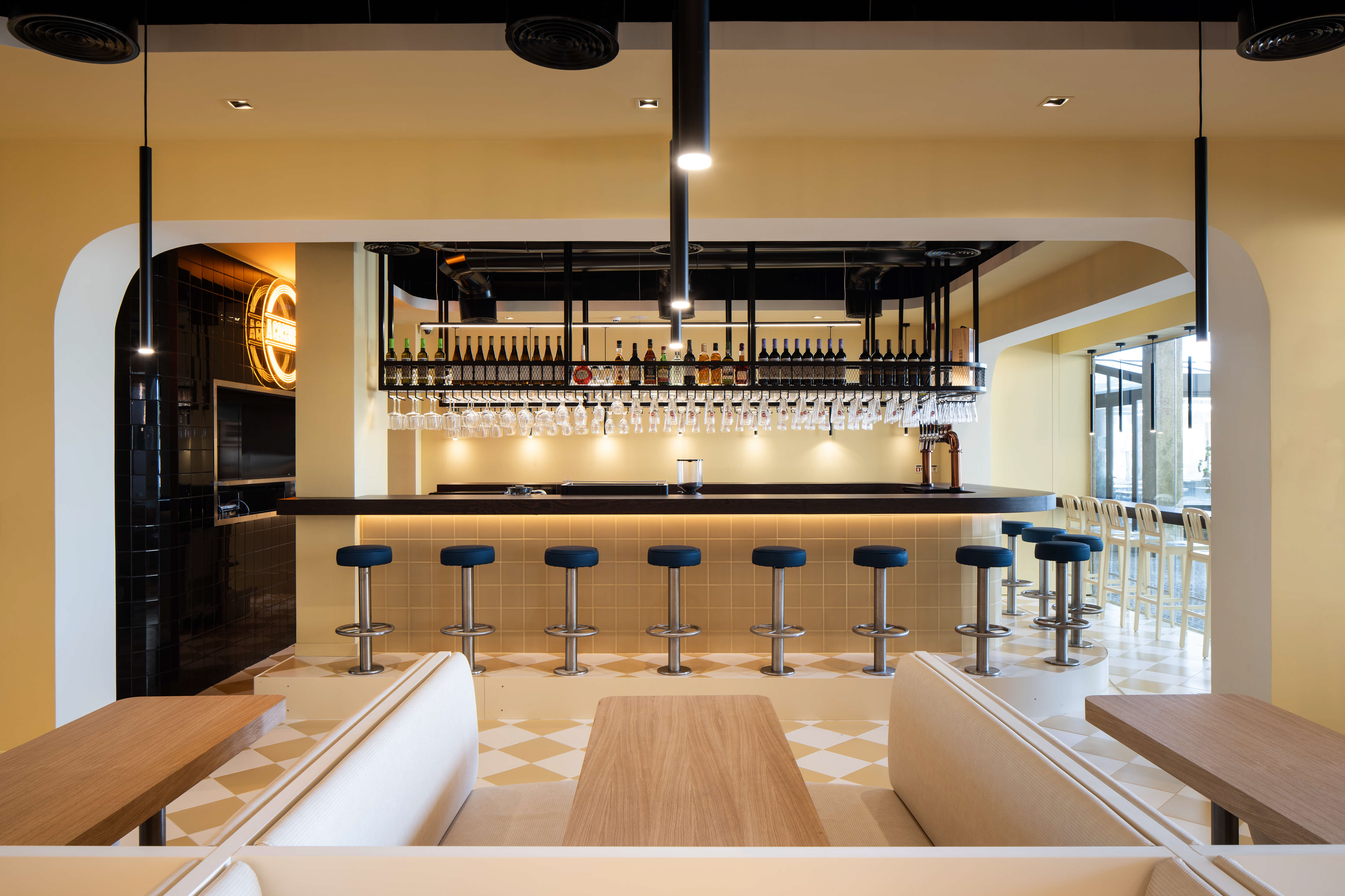 RM RESTAURANT&SNACK BAR by ESQVTA | interior design & architecture ...