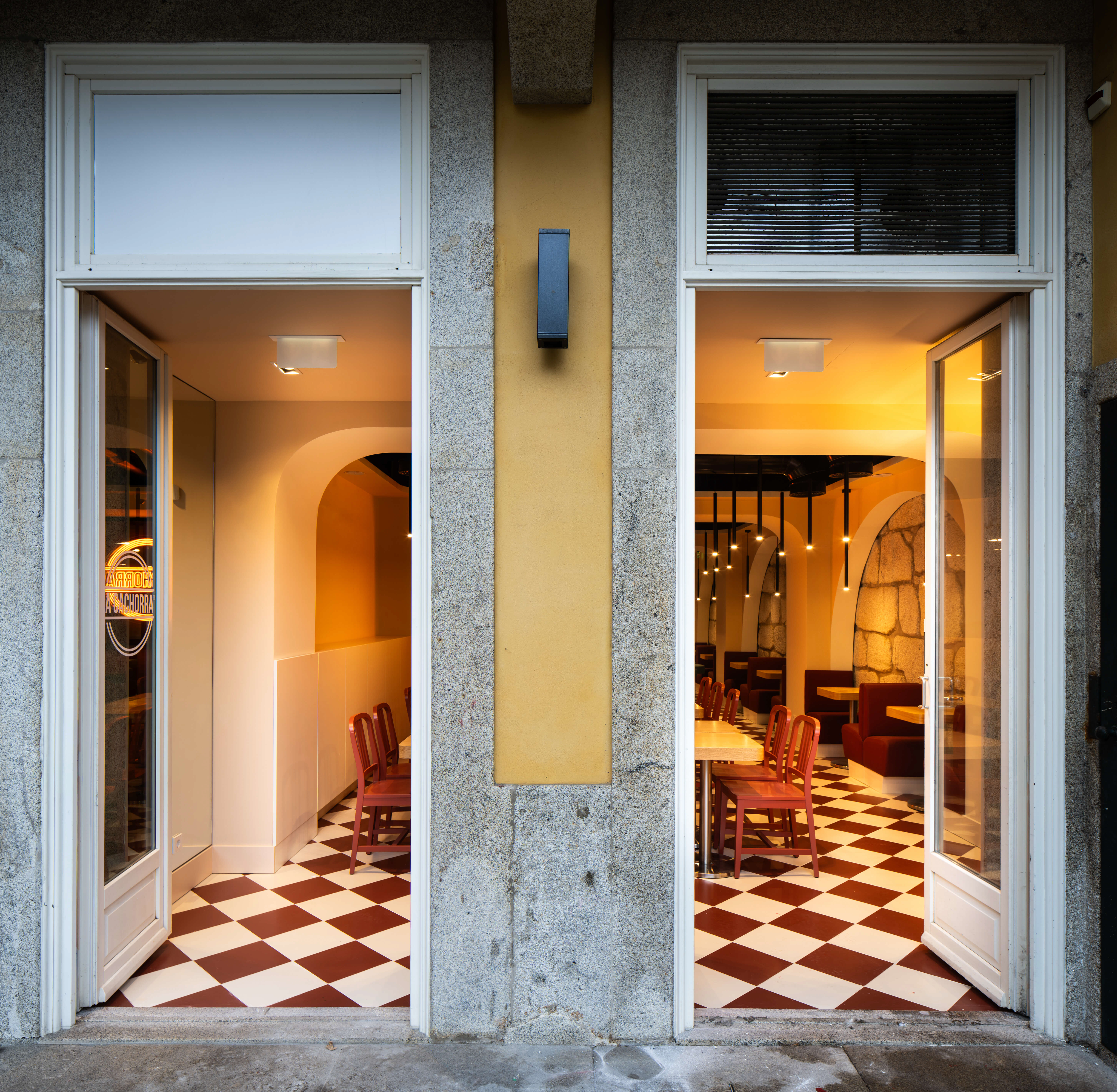 RM RESTAURANT&SNACK BAR by ESQVTA | interior design & architecture ...