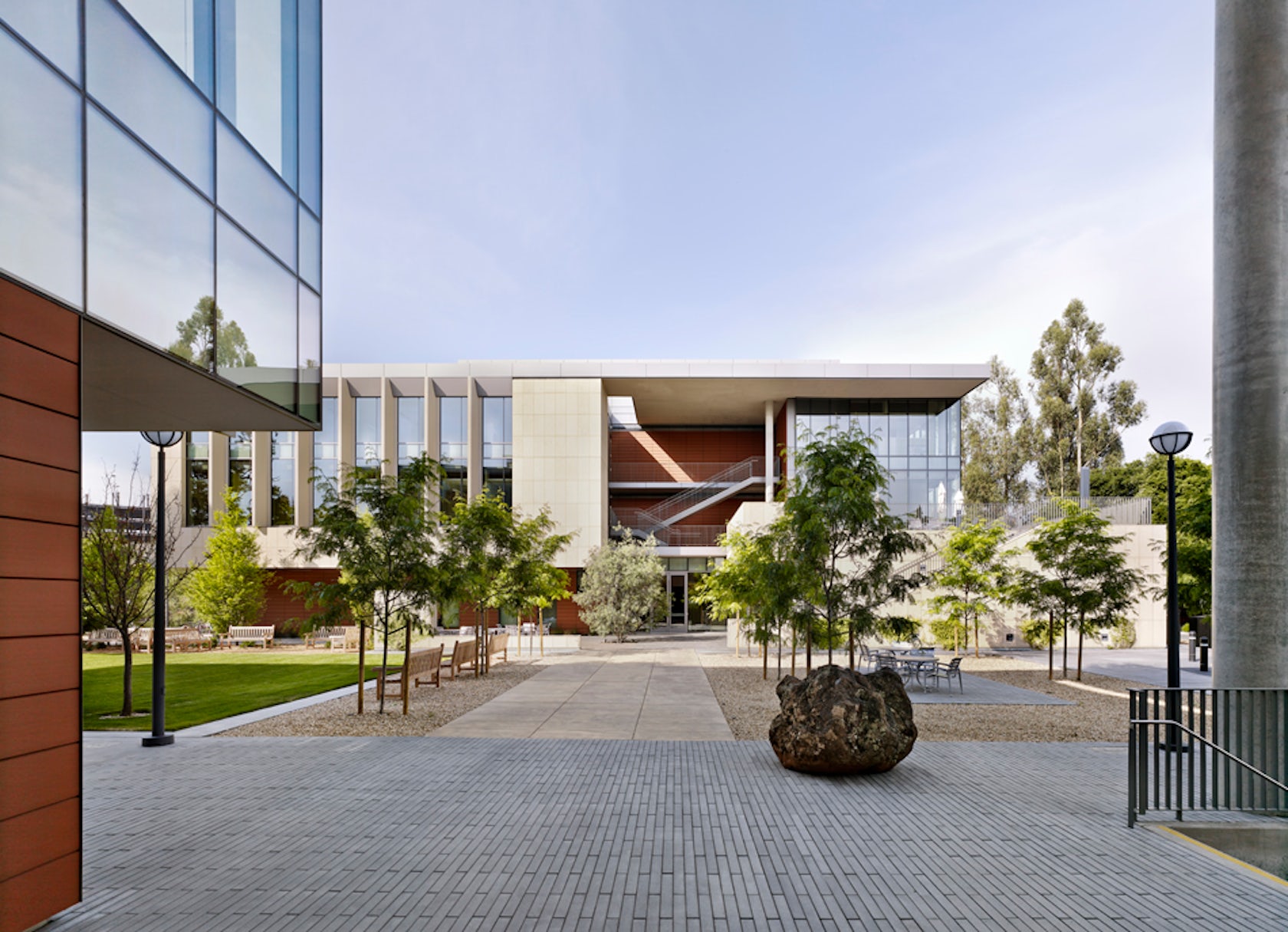 Stanford University, CJ Huang Building by INTERSTICE Architects