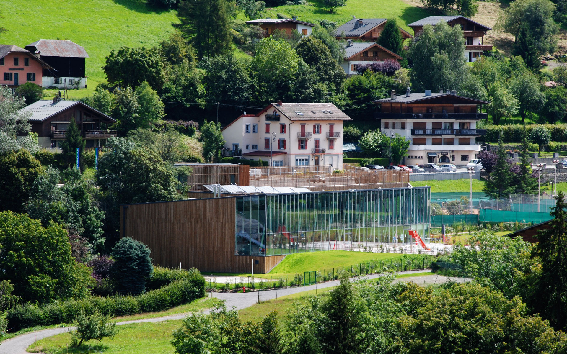 Public Indoor and Outdoor Pool by Dietmar Feichtinger Architectes ...