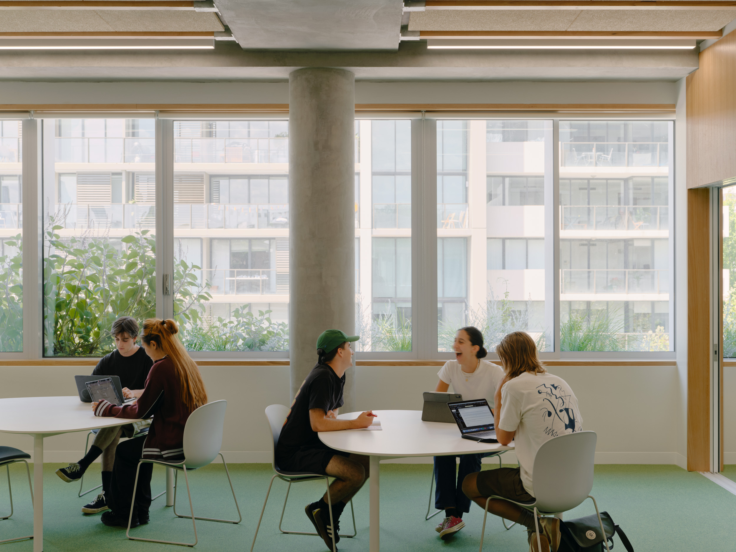 CHE CENTRE FOR HIGHER EDUCATION visual data 4