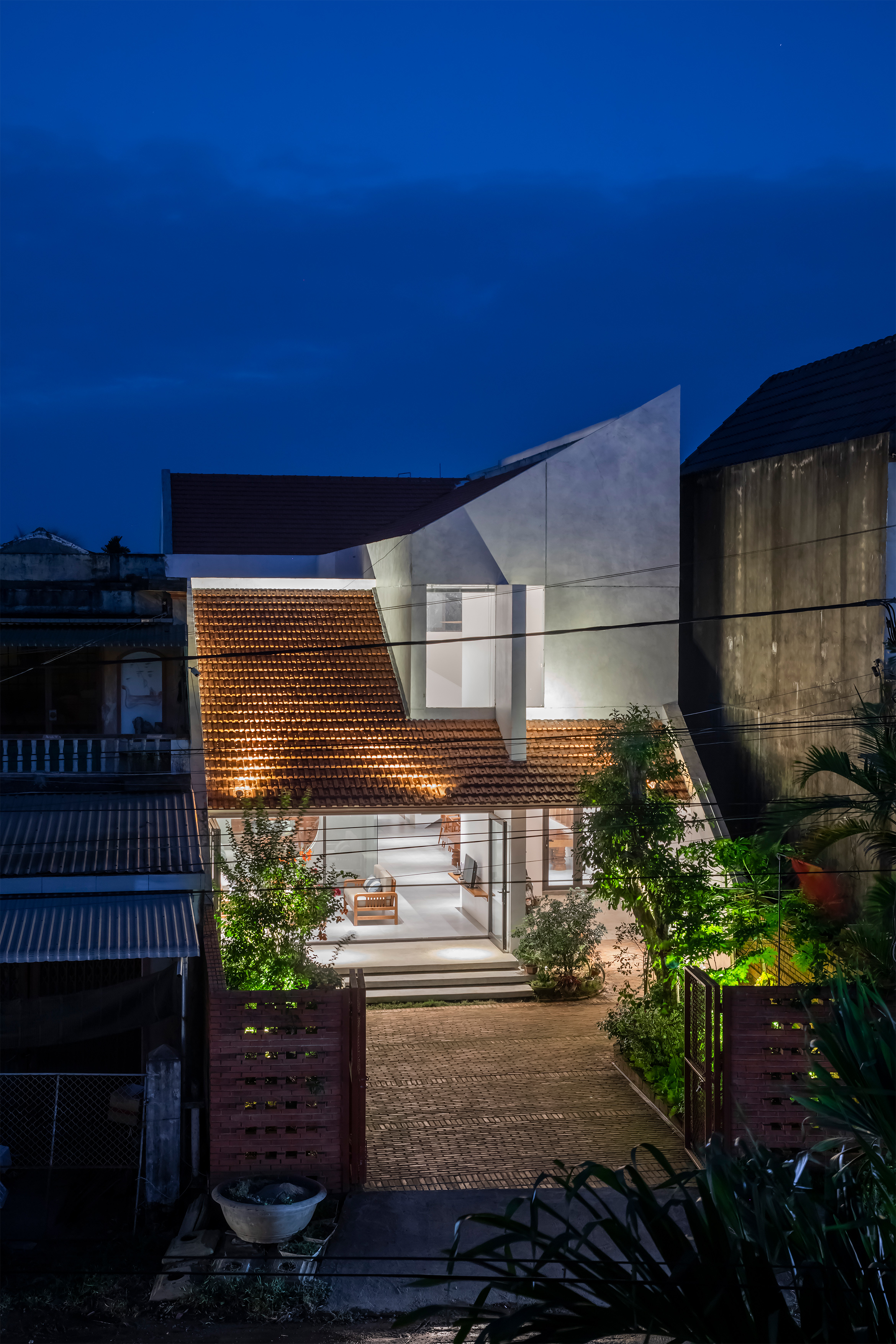 QUANG NGAI HOUSE by 6717studio - Architizer