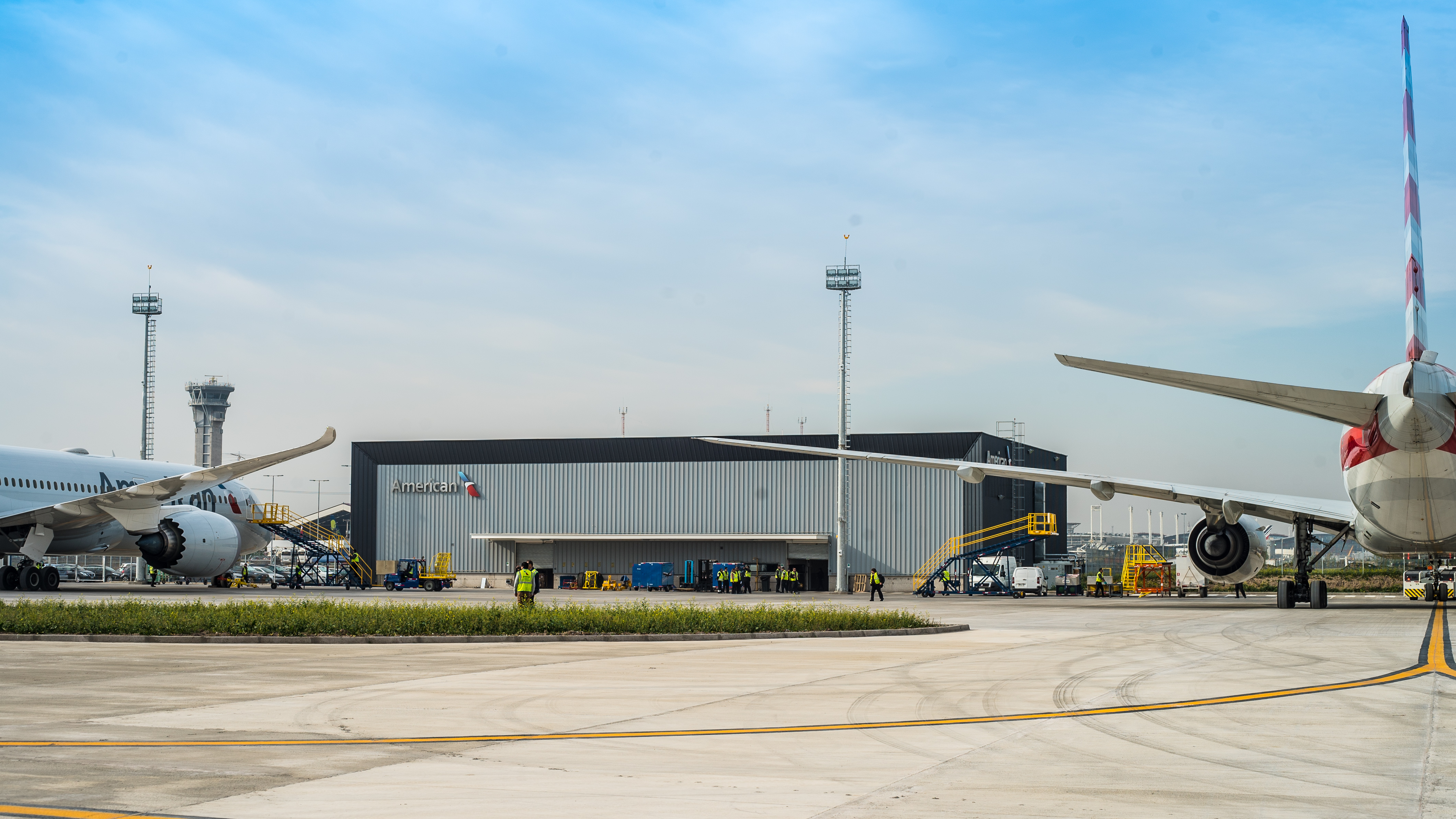 AIRCRAFT MAINTENANCE AMERICAN AIRLINES visual data 4