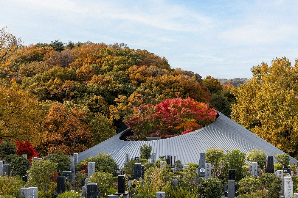 アブラハム渓谷 Sayama Lakeside Cemetery Community Hall by Hiroshi Nakamura & NAP