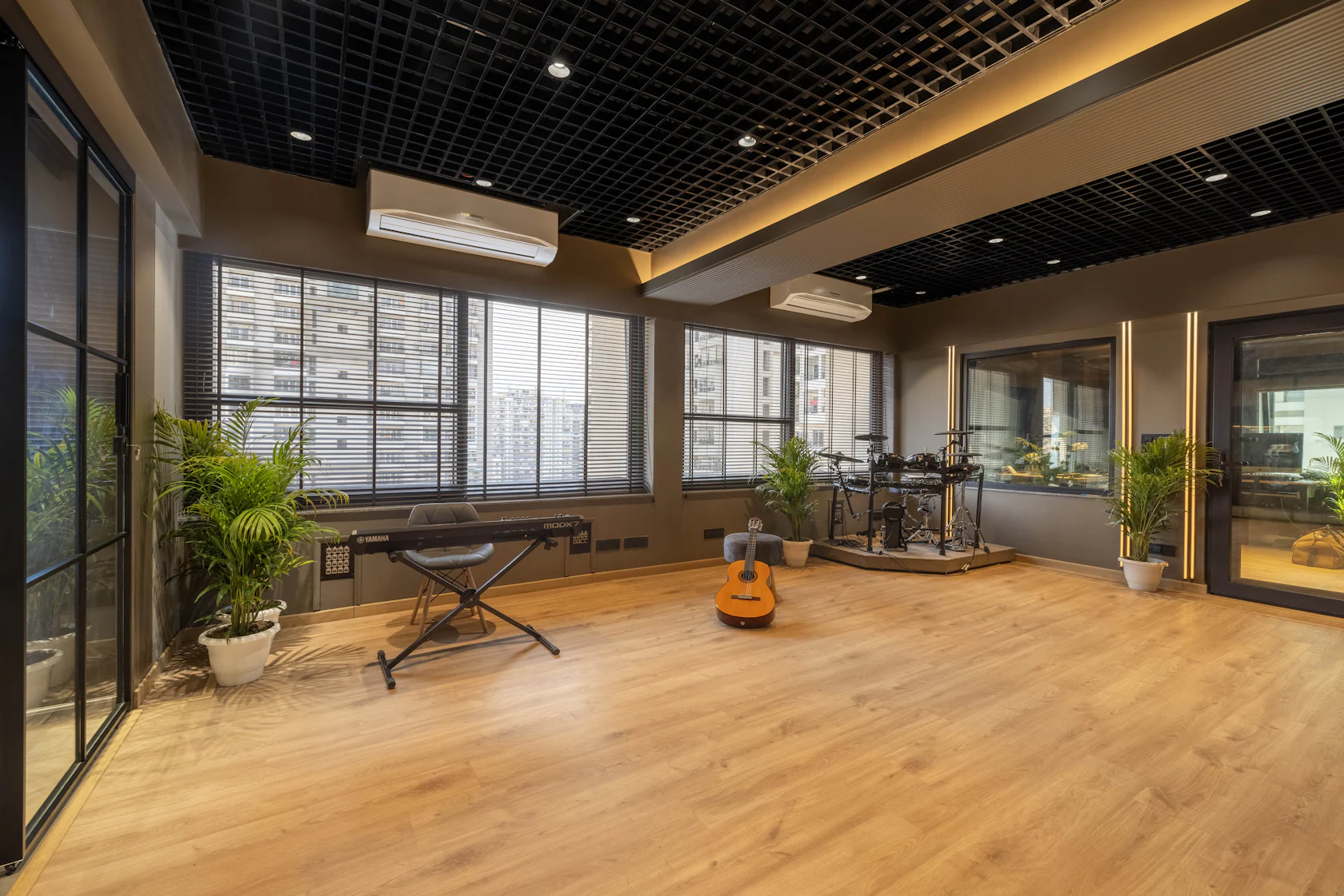 Twin Strings Studio by Resaiki Interiors And Architecture Design Studio ...