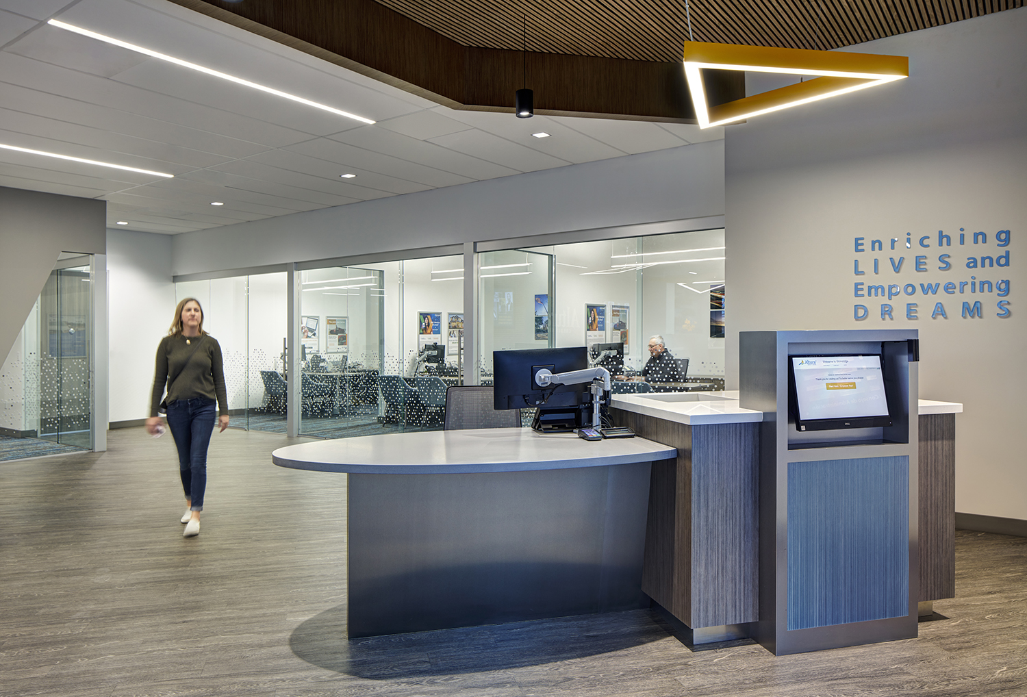 altura-credit-union-stoneridge-branch-by-id-studios-inc-architizer