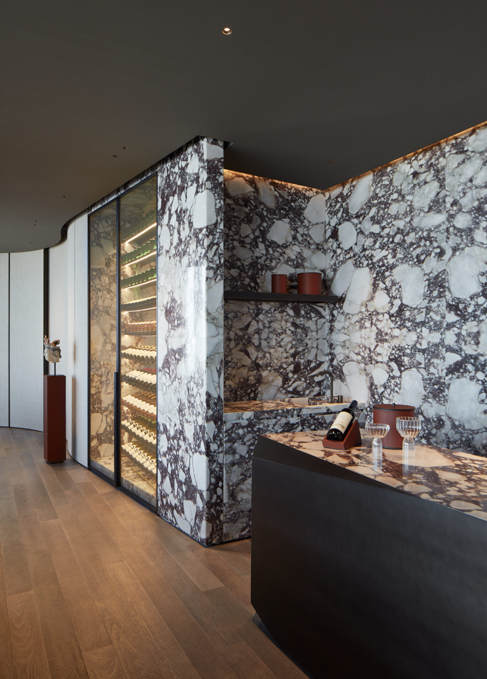 3BR Penthouse, Pool, Spa, Gym, Pickleball, Parking - Airbnb