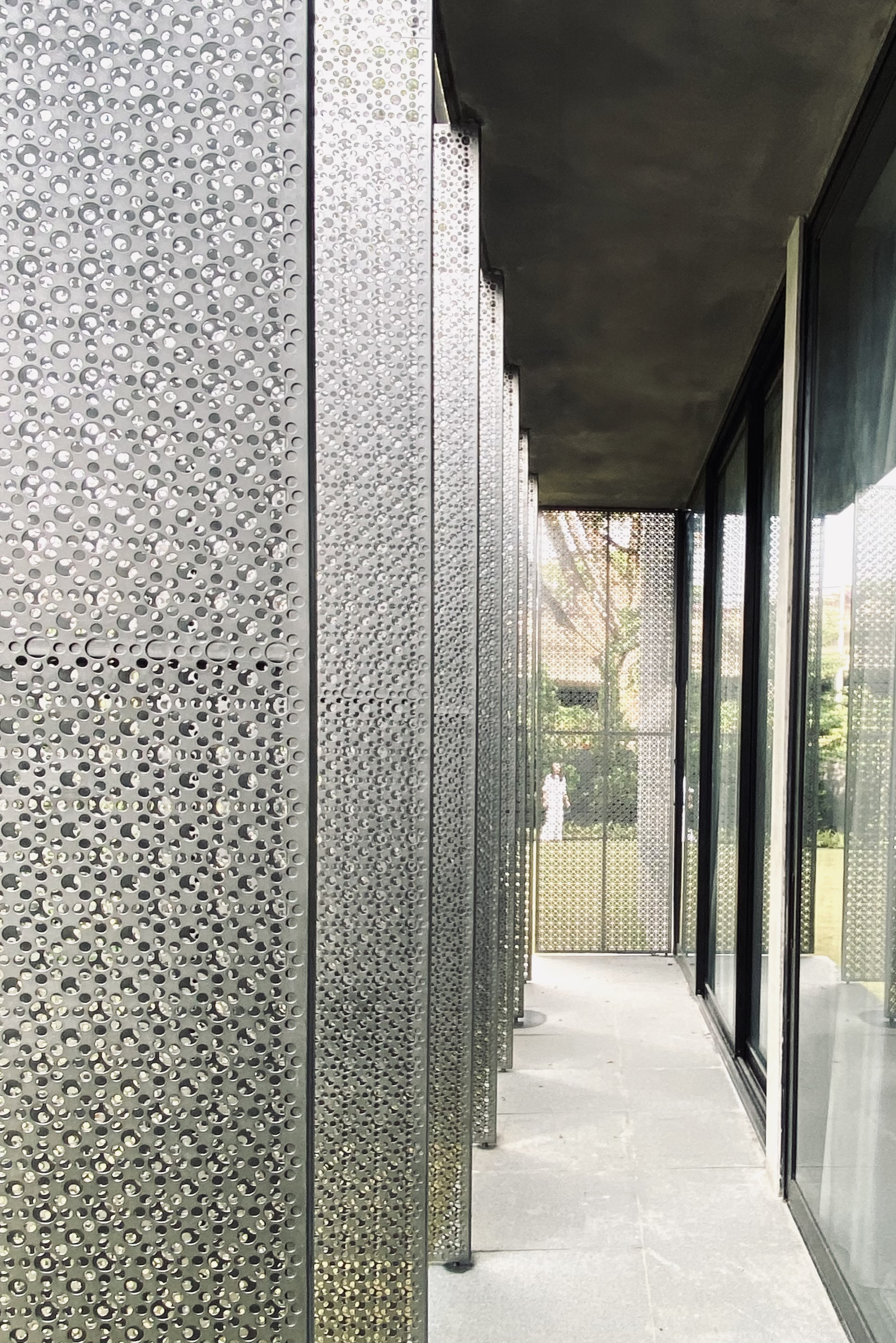 Idea 4269104: Concrete House by Formwerkz Architects in Singapore ...