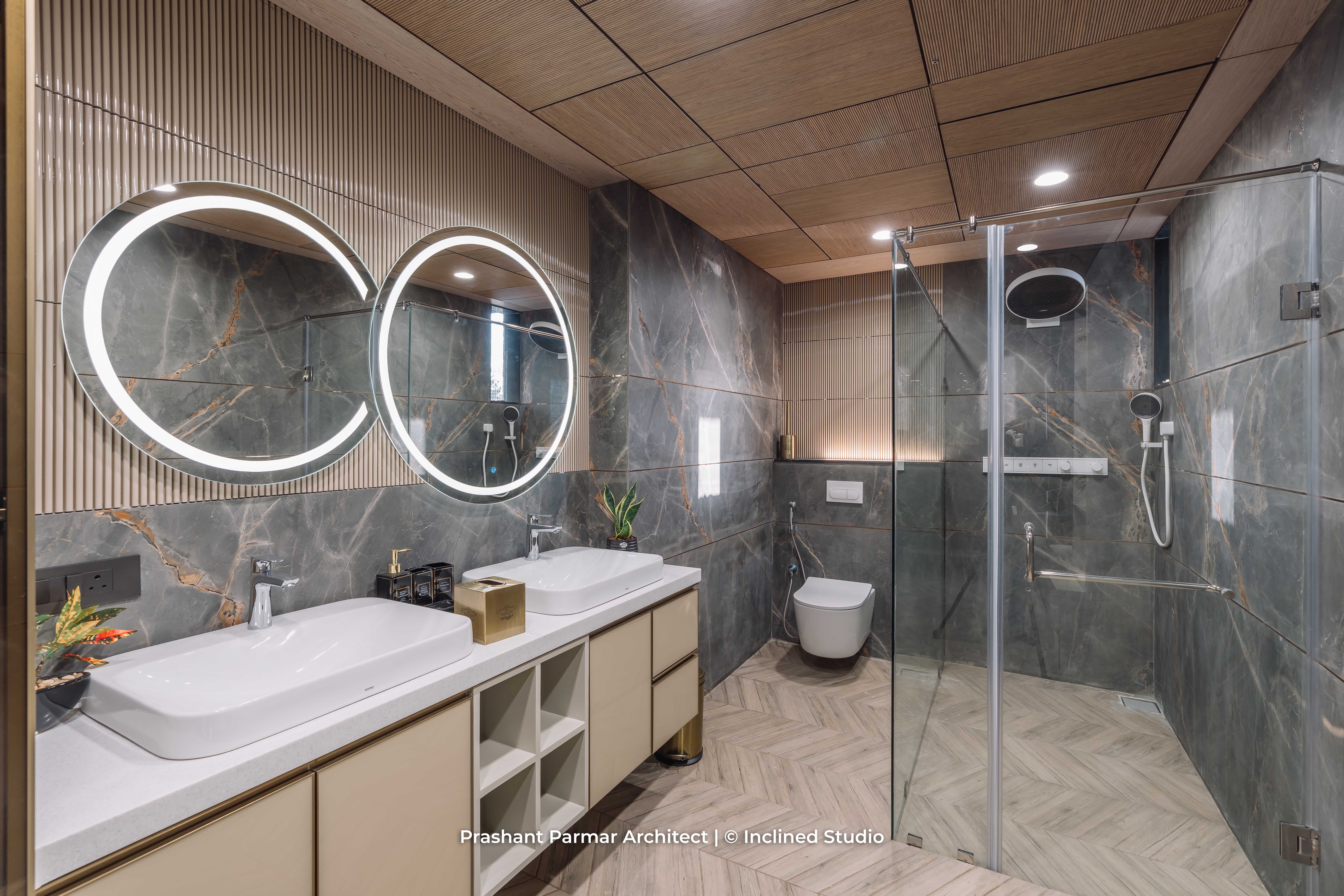Graceful 5BHK Interiors at Viola Apartment by Prashant Parmar Architect ...