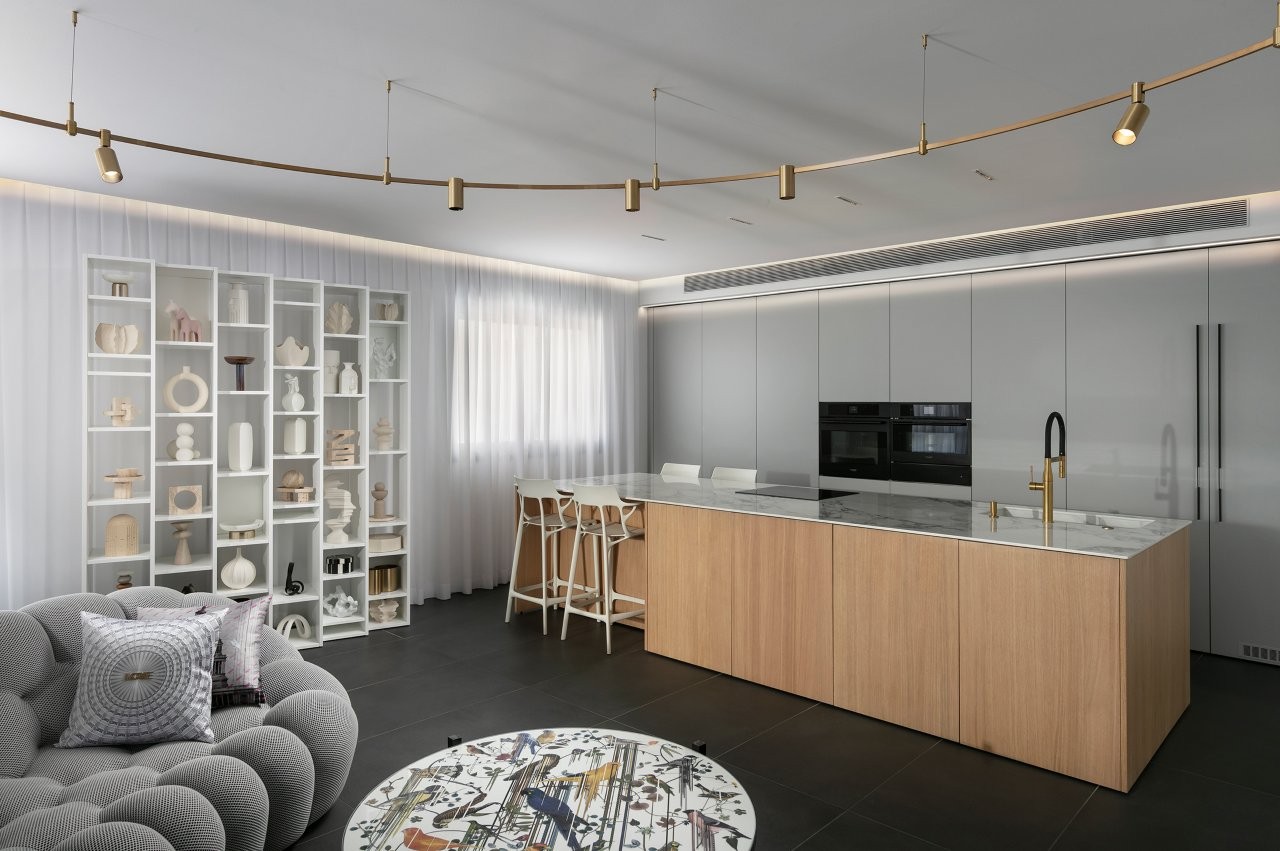 Photo inspiration: Curated The Flexible Penthouse By Oron Milshtein Gallery View 49