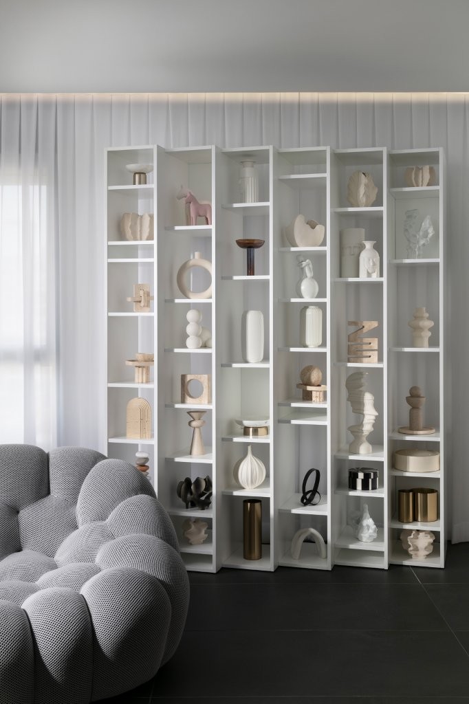 Curated visual reference: Curated The Flexible Penthouse By Oron Milshtein Gallery View 47