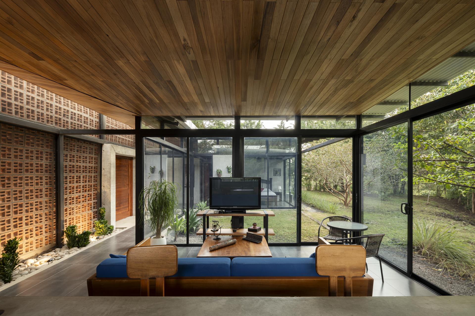 Residencia Chavarria by CARAZO ARQUITECTURA - Architizer