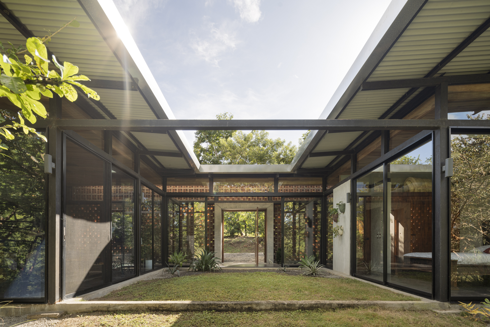 Idea 4363745: Residencia Chavarria by CARAZO ARQUITECTURA in Costa Rica ...