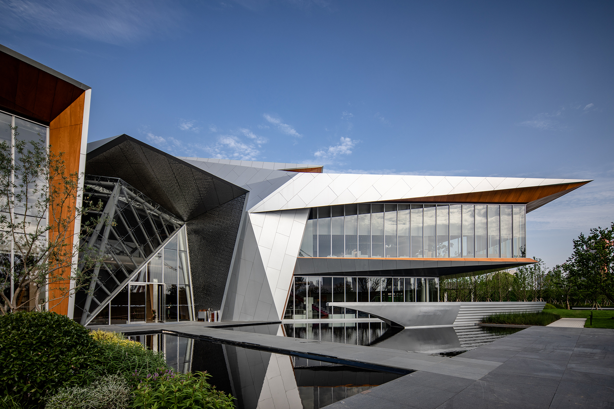 Wuhan Yangtze River Tiandi Exhibition Hall by ZEN Architects - Architizer