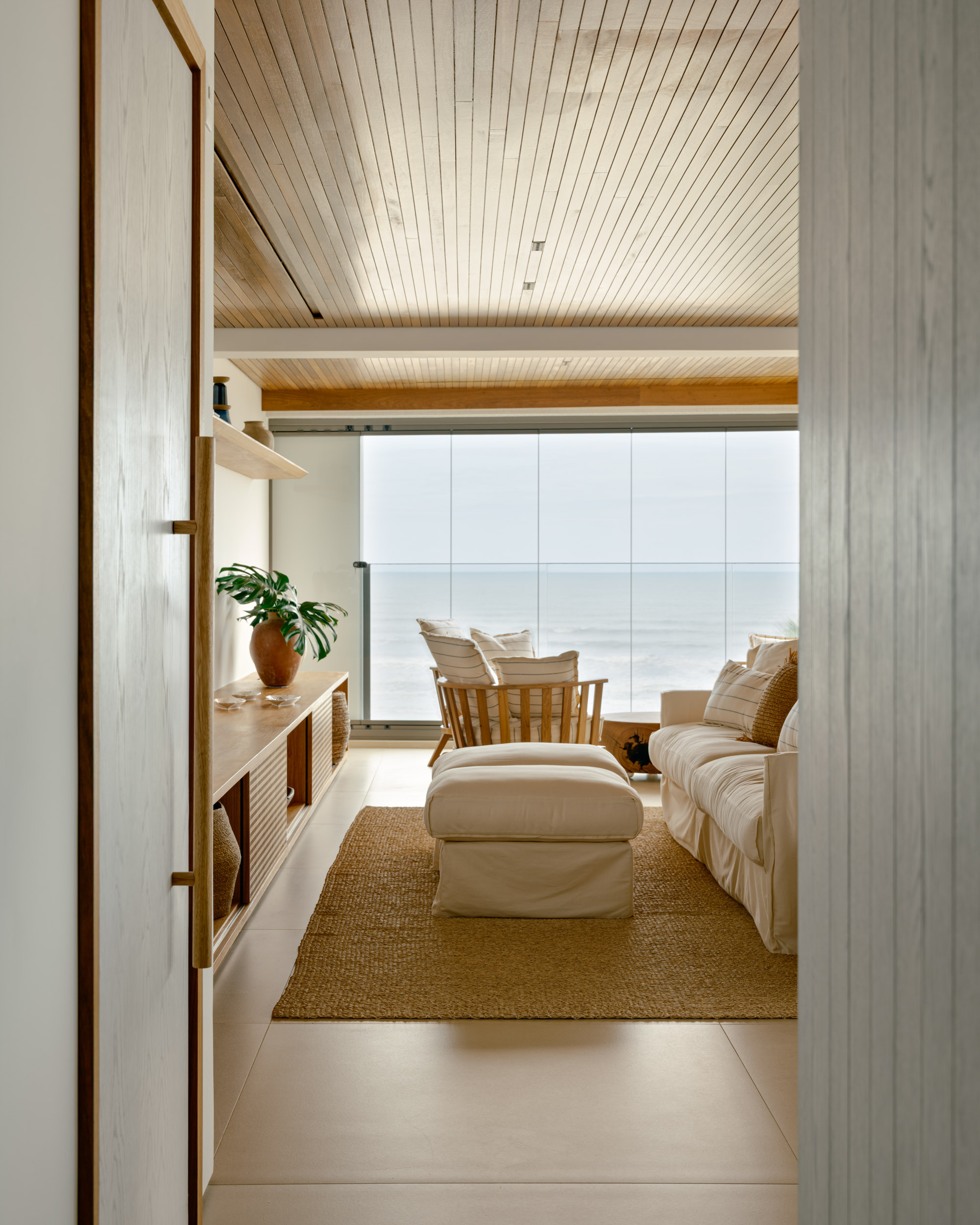 Riviera Apartment by Marina Salles Arquitetura e Interiores - Architizer