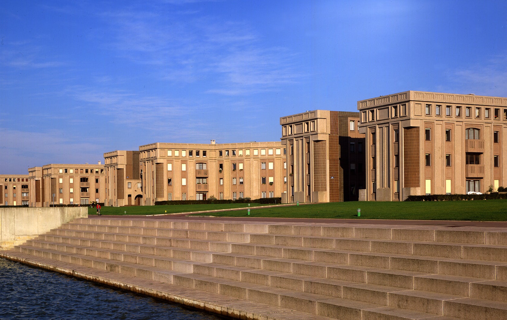 Les Arcades du Lac by Ricardo Bofill Taller de Arquitectura Architizer