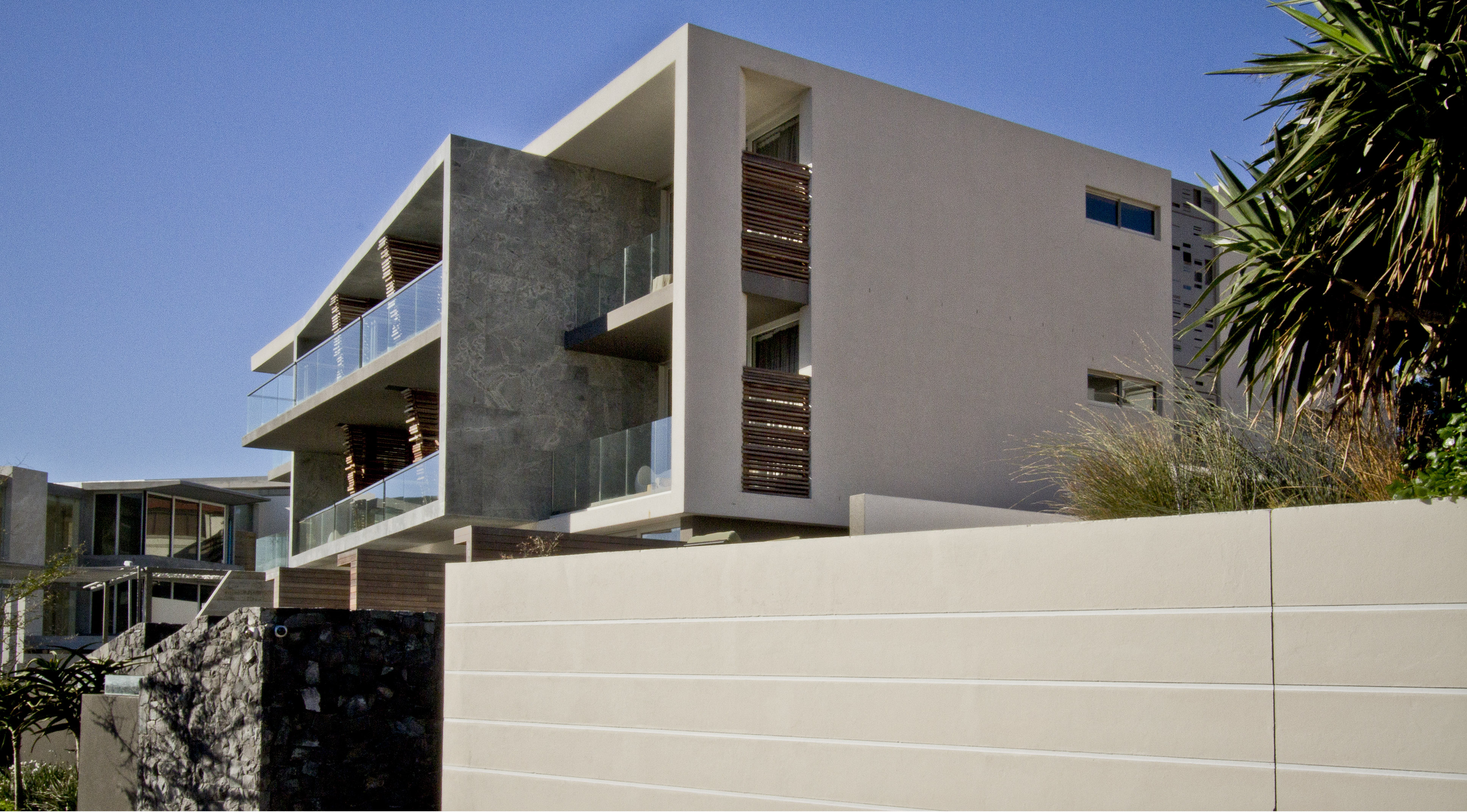 pod boutique hotel Hotel capsule hours dornob minimalist nine tokyo pod japan mini pods woman kanda 9hours staff