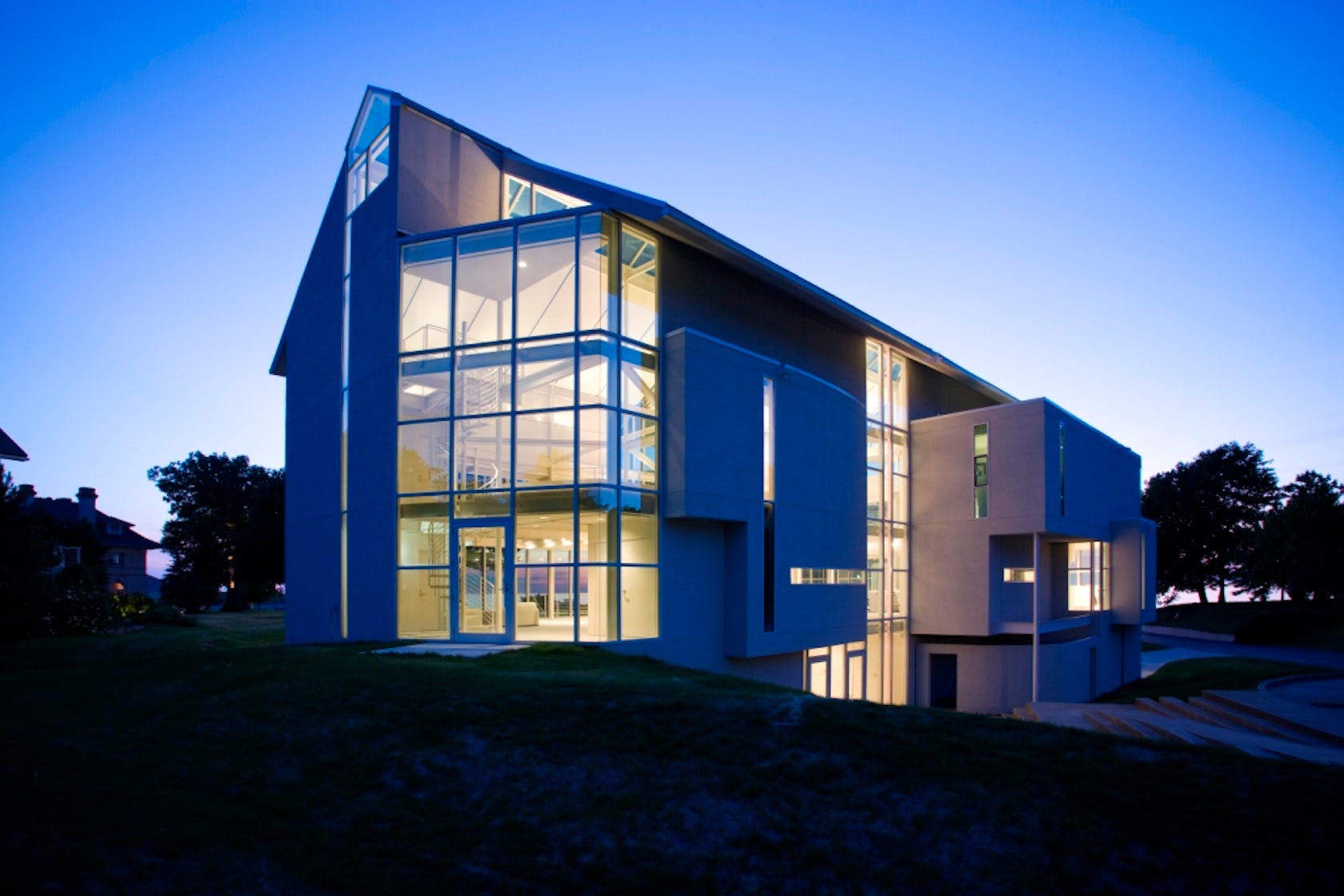 Breezy Bluff Development - Blackstone House - Architizer